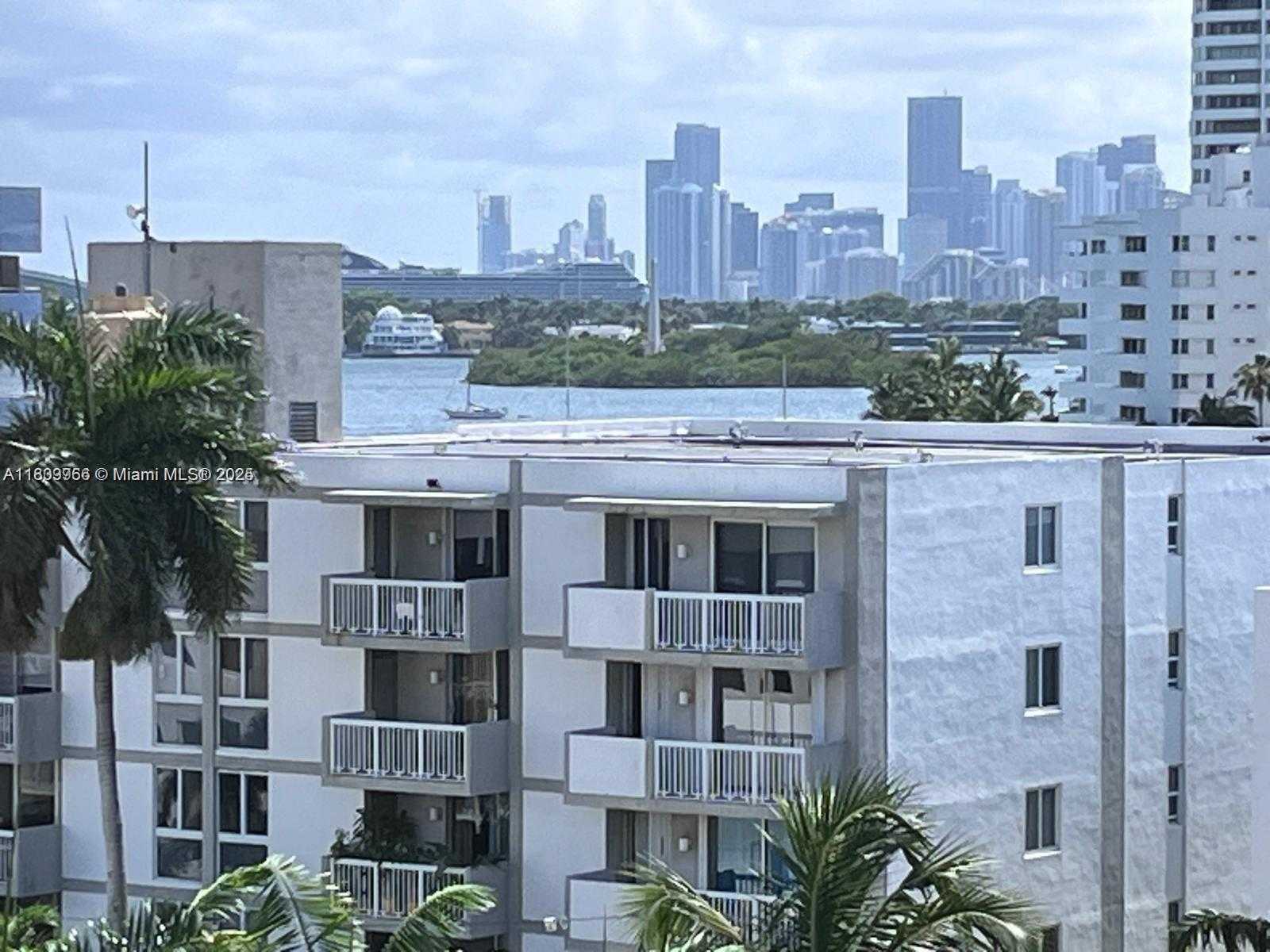 Small Image of 1688 WEST AVE #706, Miami Beach Number 10
