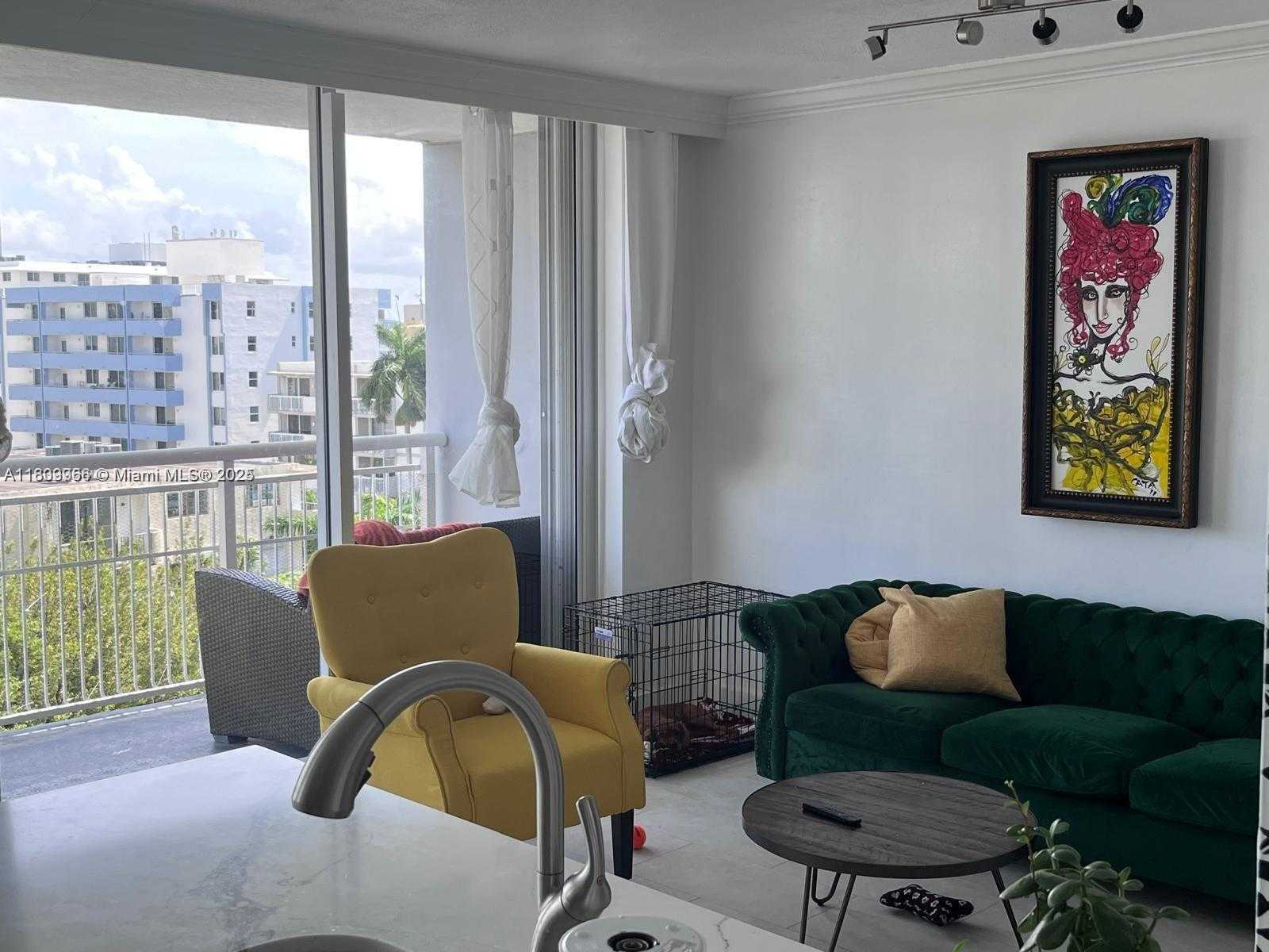 Small Image of 1688 WEST AVE #706, Miami Beach Number 12