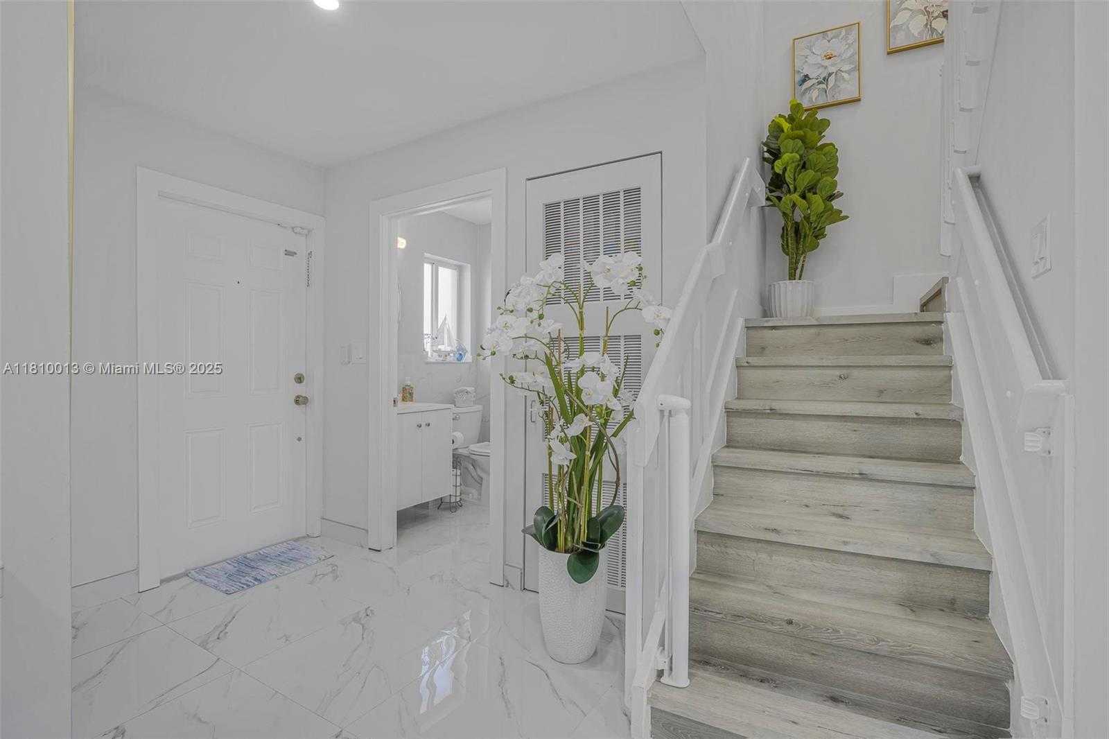 Small Image of 17306 SOUTH WEST 139TH CT, Miami Number 10