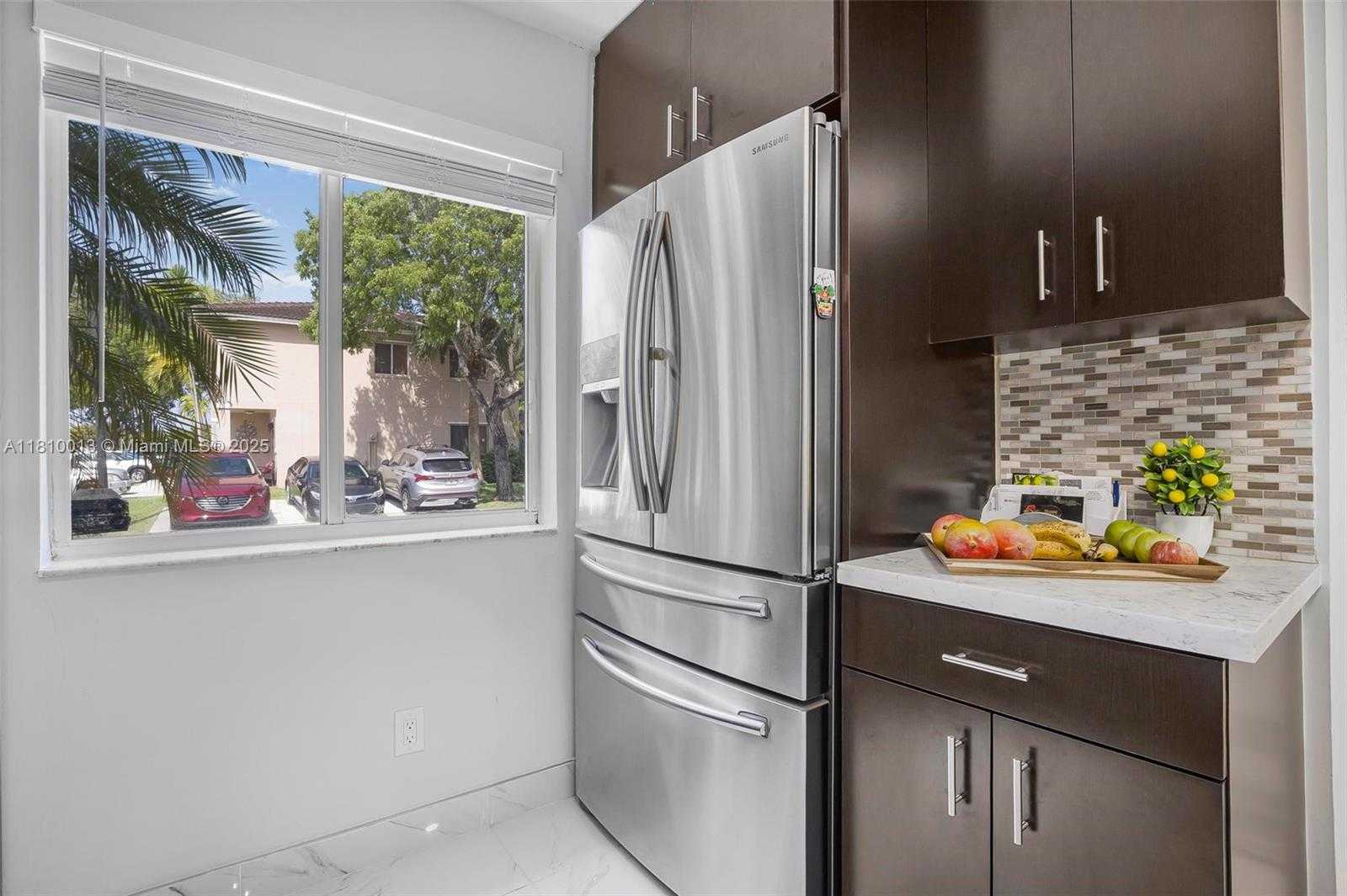 Small Image of 17306 SOUTH WEST 139TH CT, Miami Number 15