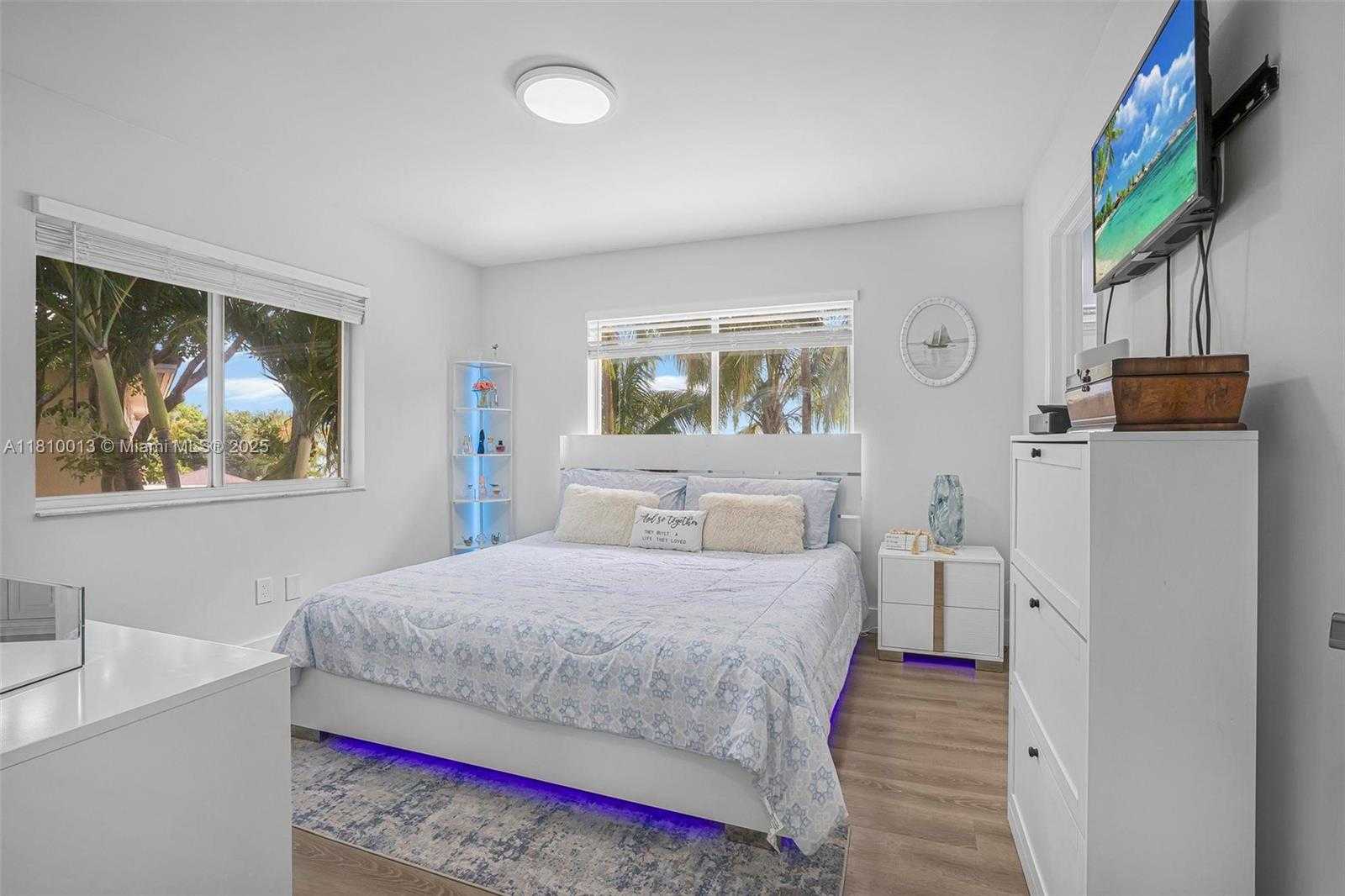 Small Image of 17306 SOUTH WEST 139TH CT, Miami Number 18