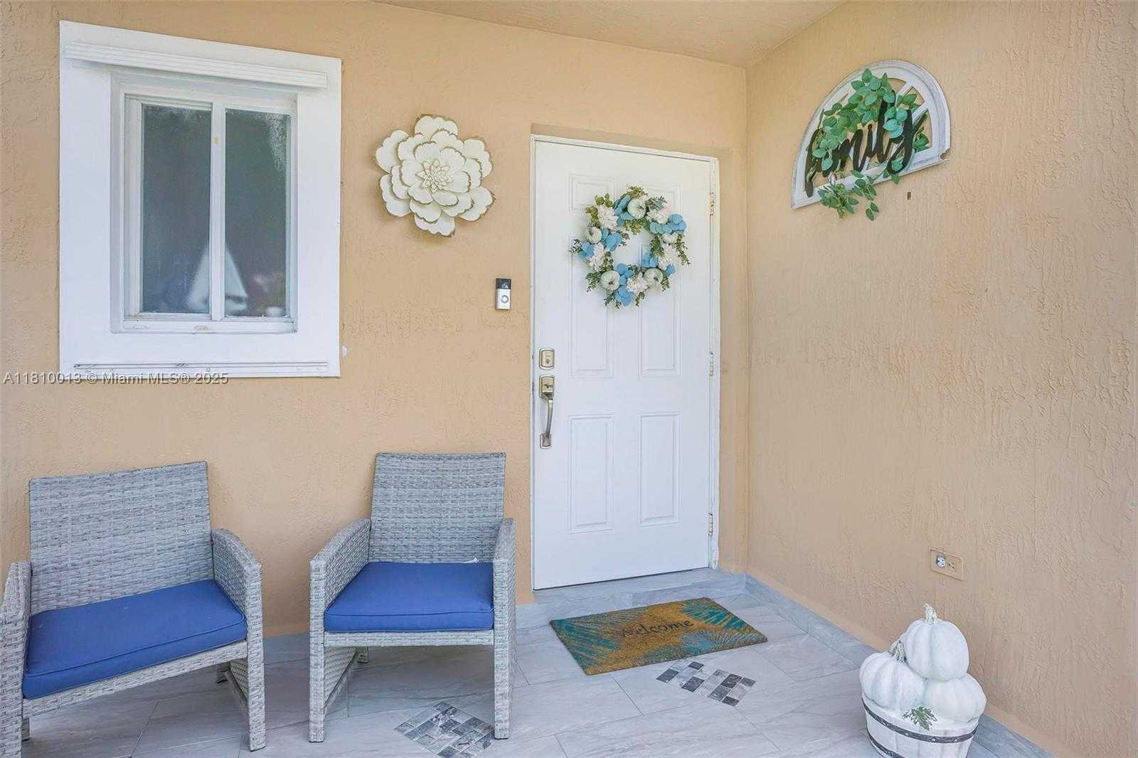 Small Image of 17306 SOUTH WEST 139TH CT, Miami Number 3