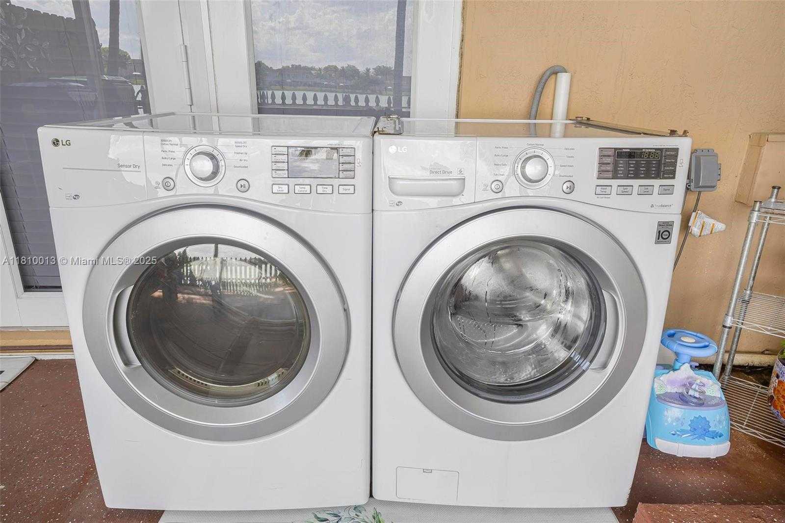 Small Image of 17306 SOUTH WEST 139TH CT, Miami Number 38