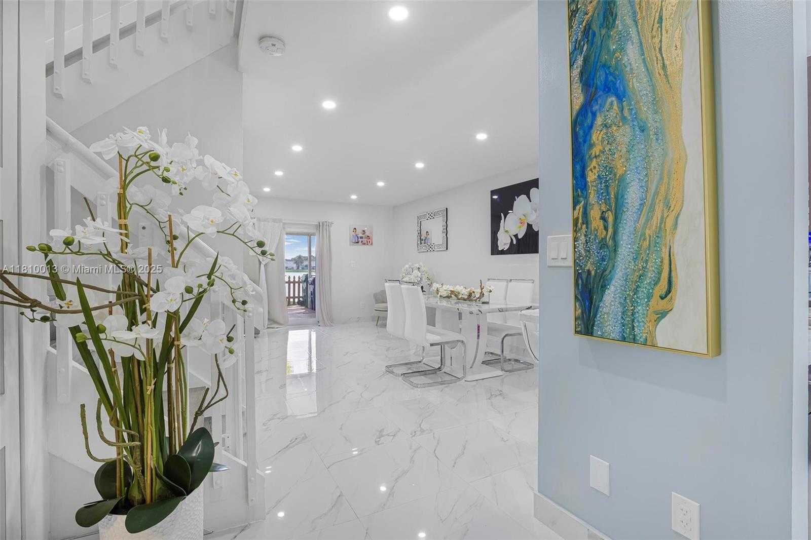 Small Image of 17306 SOUTH WEST 139TH CT, Miami Number 4
