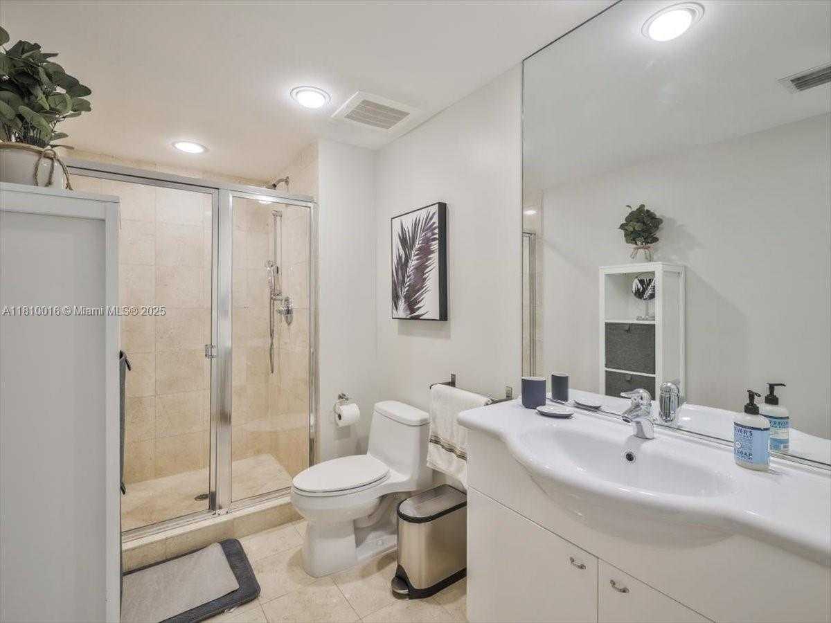 Small Image of 1830 SOUTH OCEAN DR #5009, Hallandale Beach Number 11