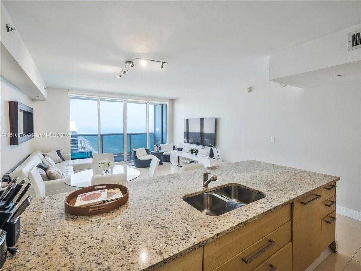 Small Image of 1830 SOUTH OCEAN DR #5009, Hallandale Beach Number 12