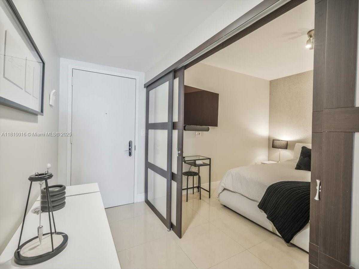 Small Image of 1830 SOUTH OCEAN DR #5009, Hallandale Beach Number 14
