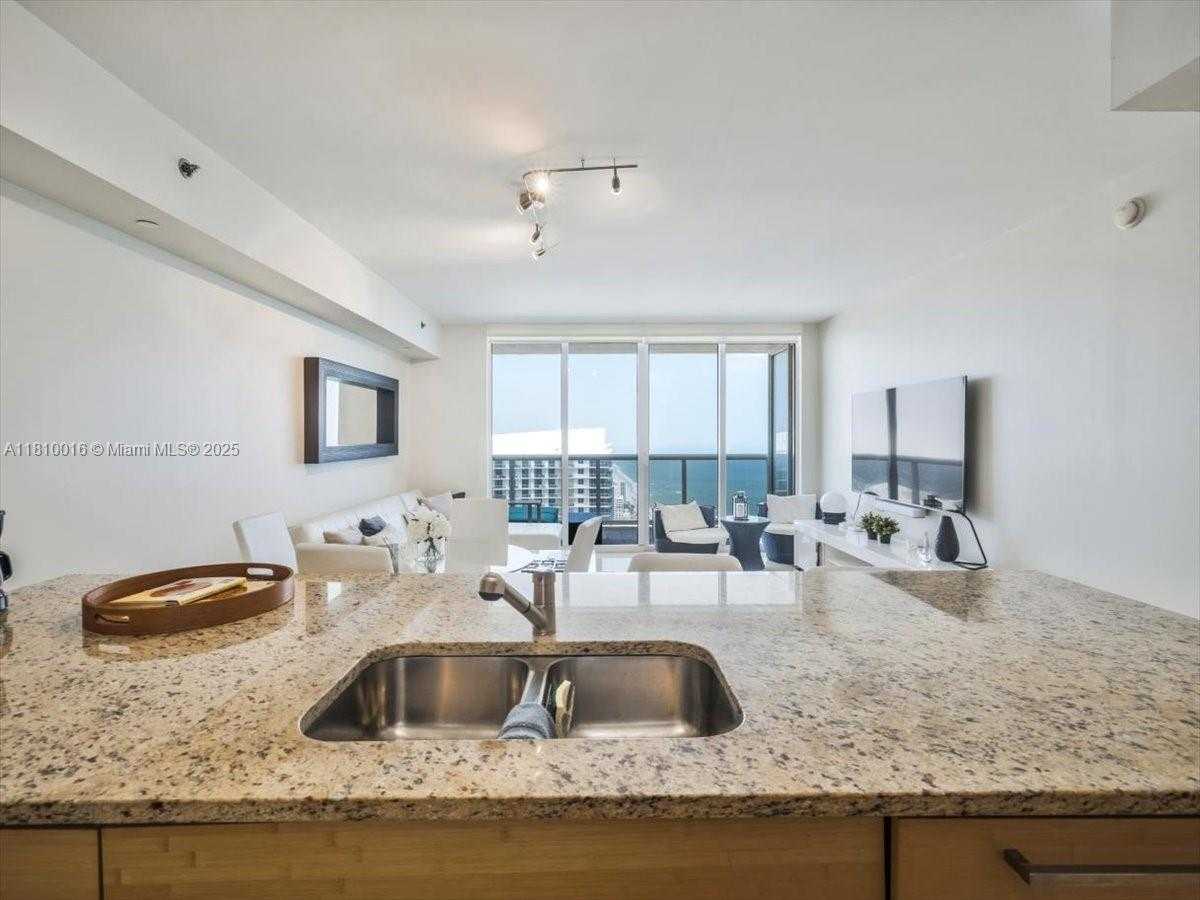 Small Image of 1830 SOUTH OCEAN DR #5009, Hallandale Beach Number 20
