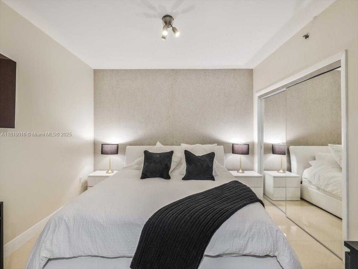 Small Image of 1830 SOUTH OCEAN DR #5009, Hallandale Beach Number 23