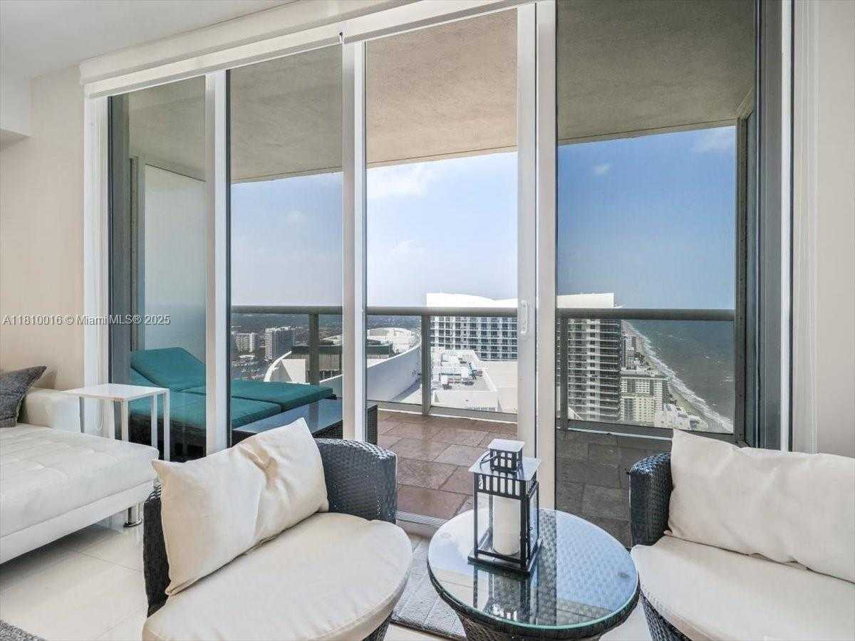 Small Image of 1830 SOUTH OCEAN DR #5009, Hallandale Beach Number 3