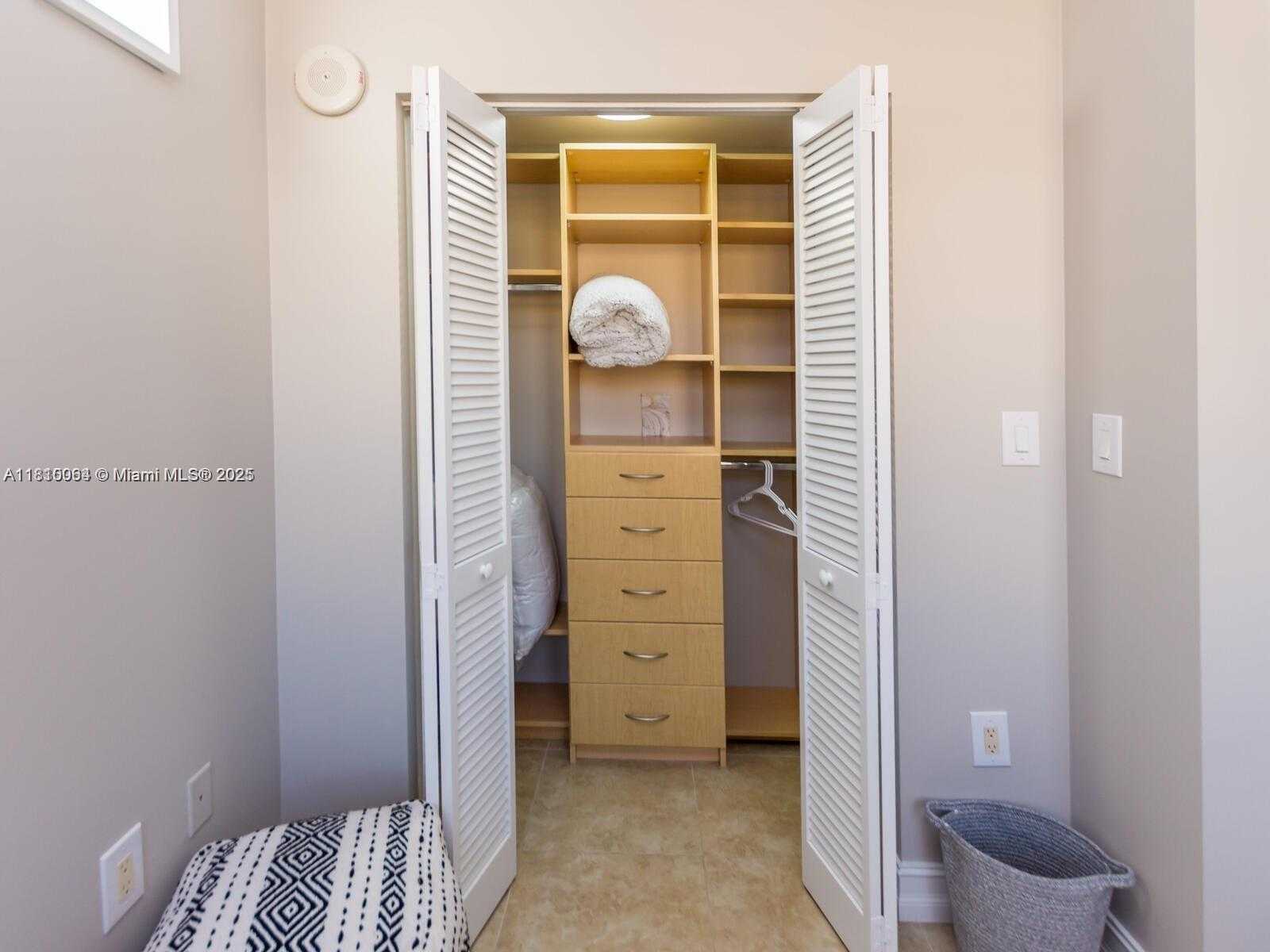 Small Image of 4100 SALZEDO ST #618, Coral Gables Number 24