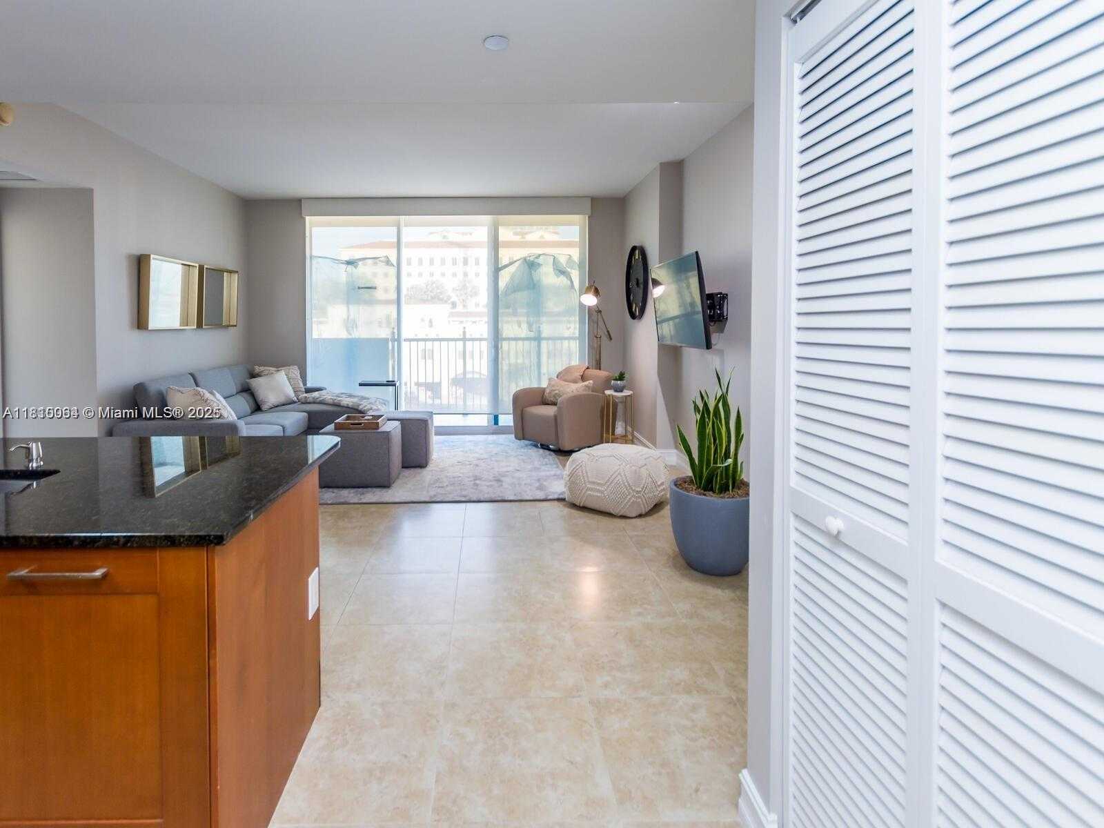 Small Image of 4100 SALZEDO ST #618, Coral Gables Number 3