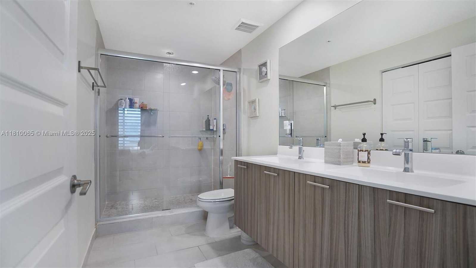 Small Image of 8301 NORTH WEST 41ST ST #B-404, Doral Number 12