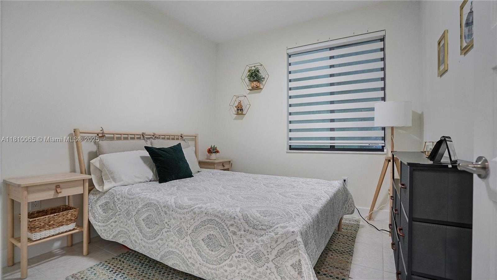 Small Image of 8301 NORTH WEST 41ST ST #B-404, Doral Number 15