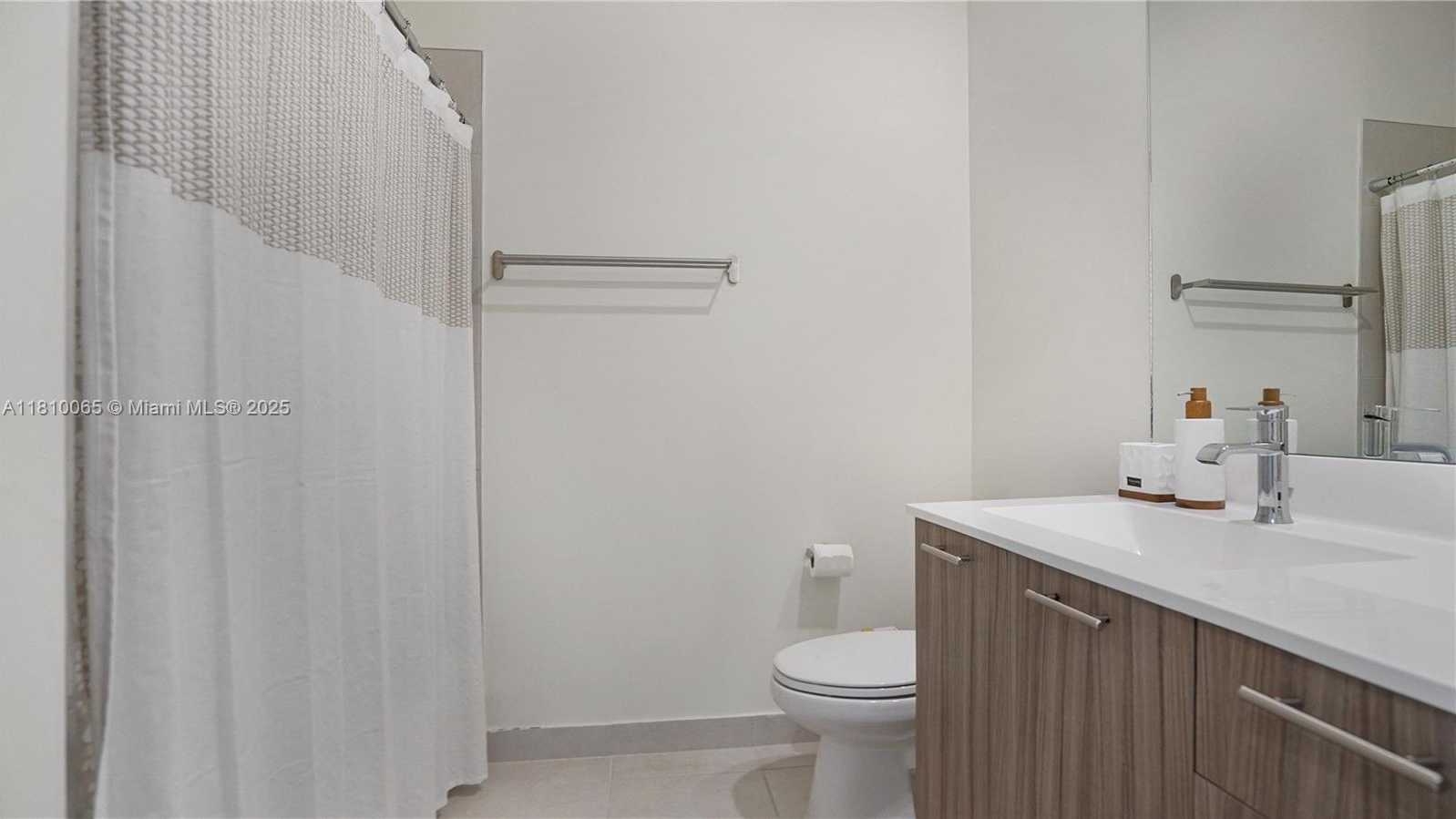 Small Image of 8301 NORTH WEST 41ST ST #B-404, Doral Number 17