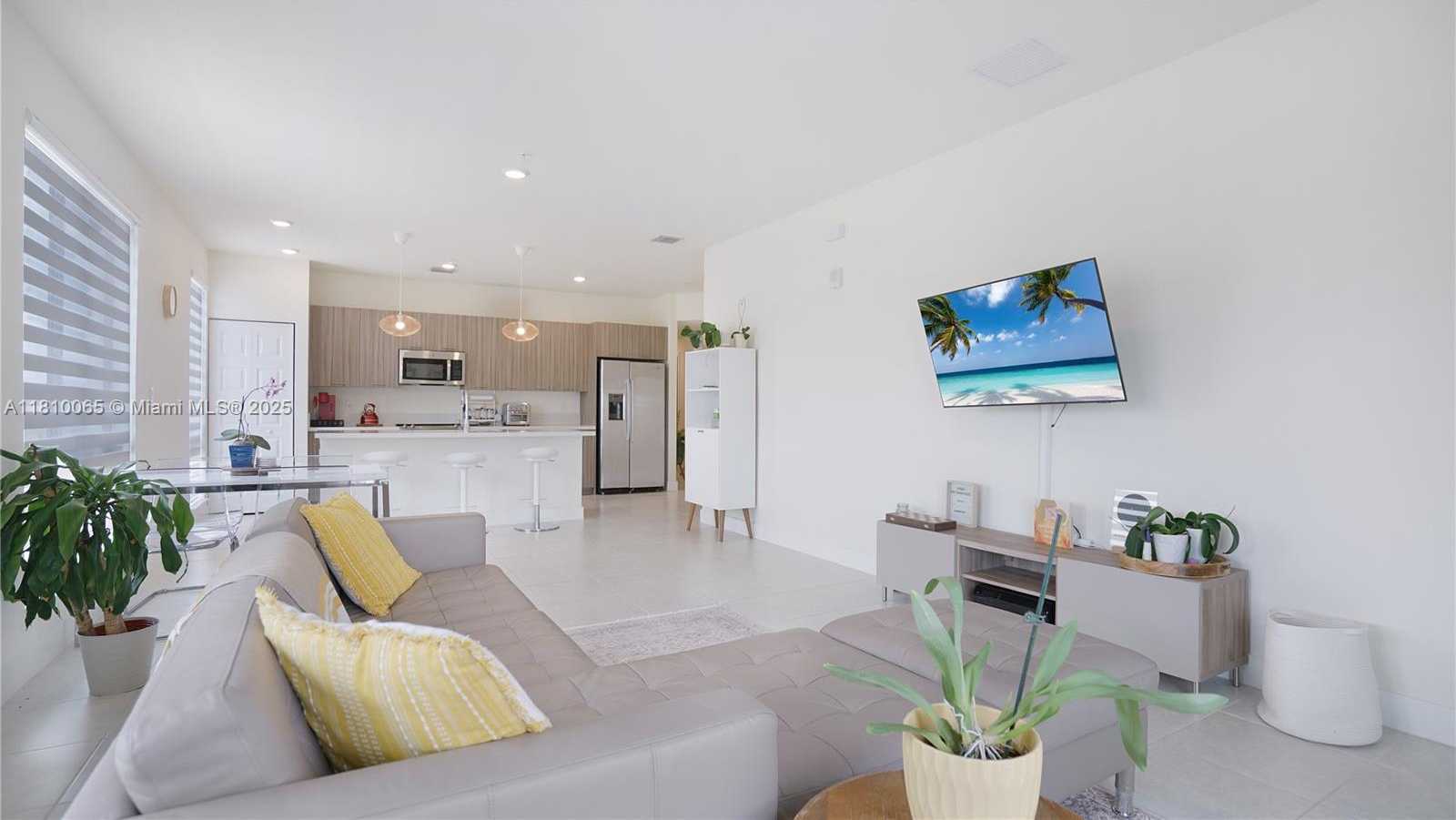 Small Image of 8301 NORTH WEST 41ST ST #B-404, Doral Number 4