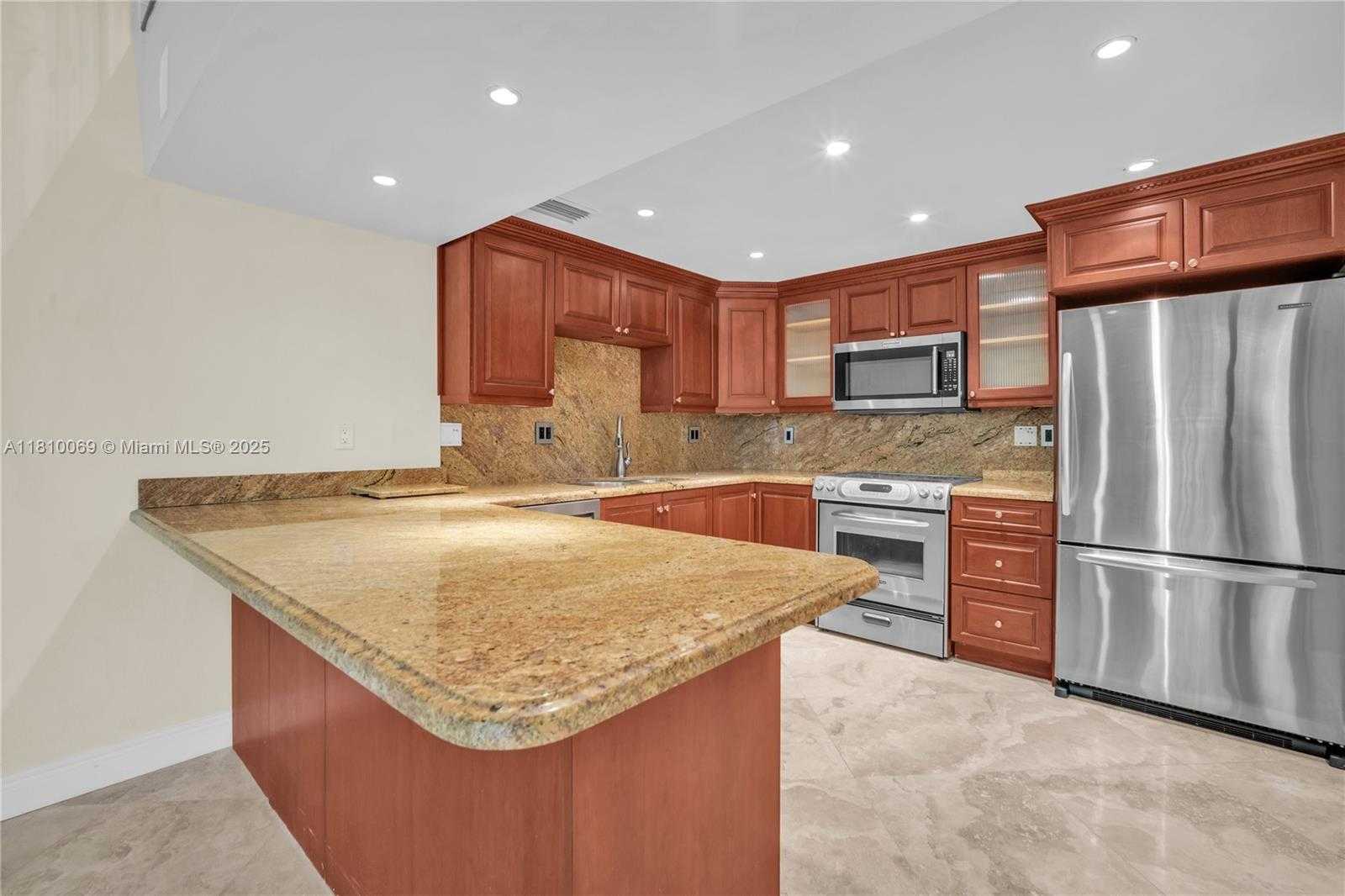 Small Image of 20351 WEST COUNTRY CLUB DR #TH17, Aventura Number 10
