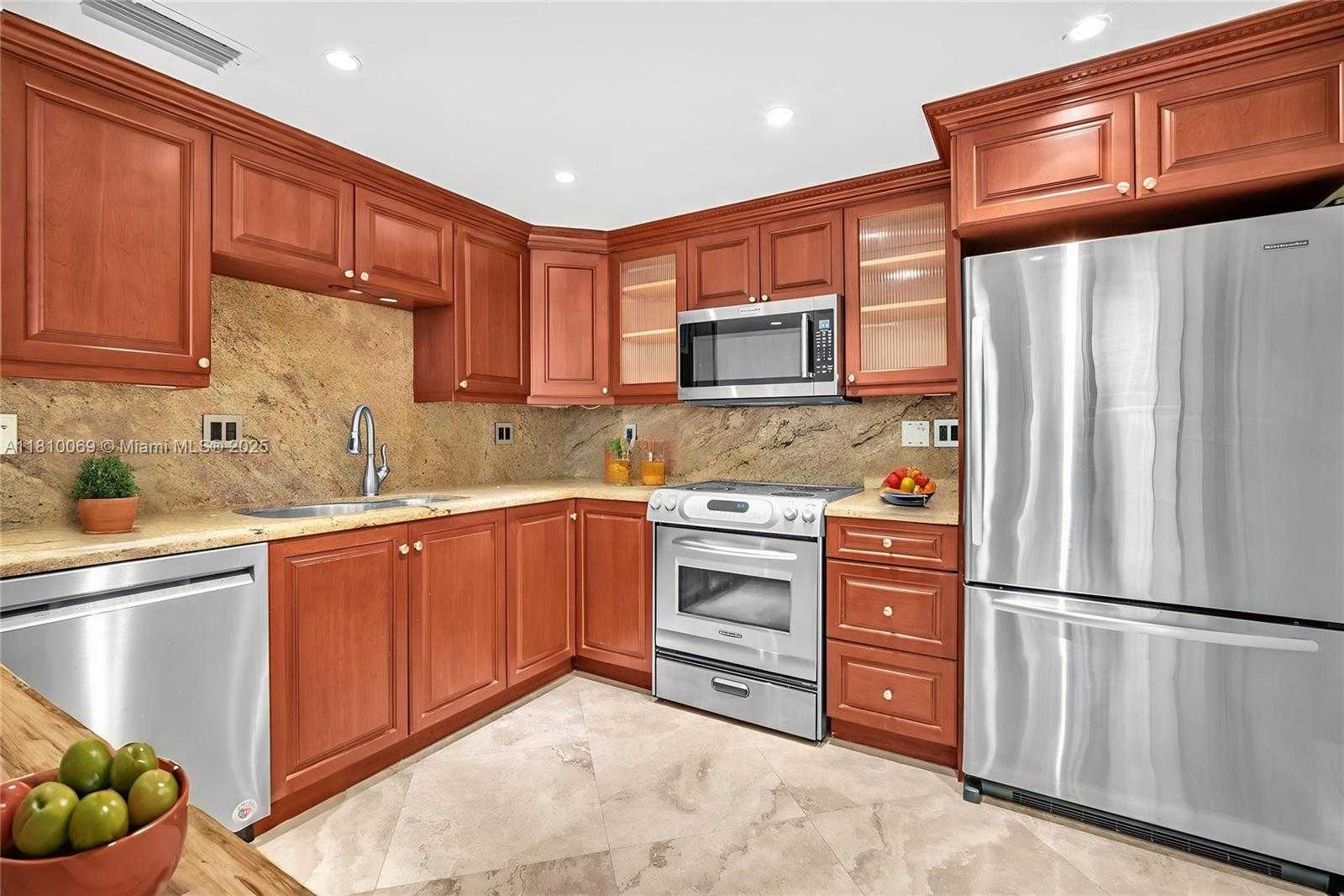 Small Image of 20351 WEST COUNTRY CLUB DR #TH17, Aventura Number 11