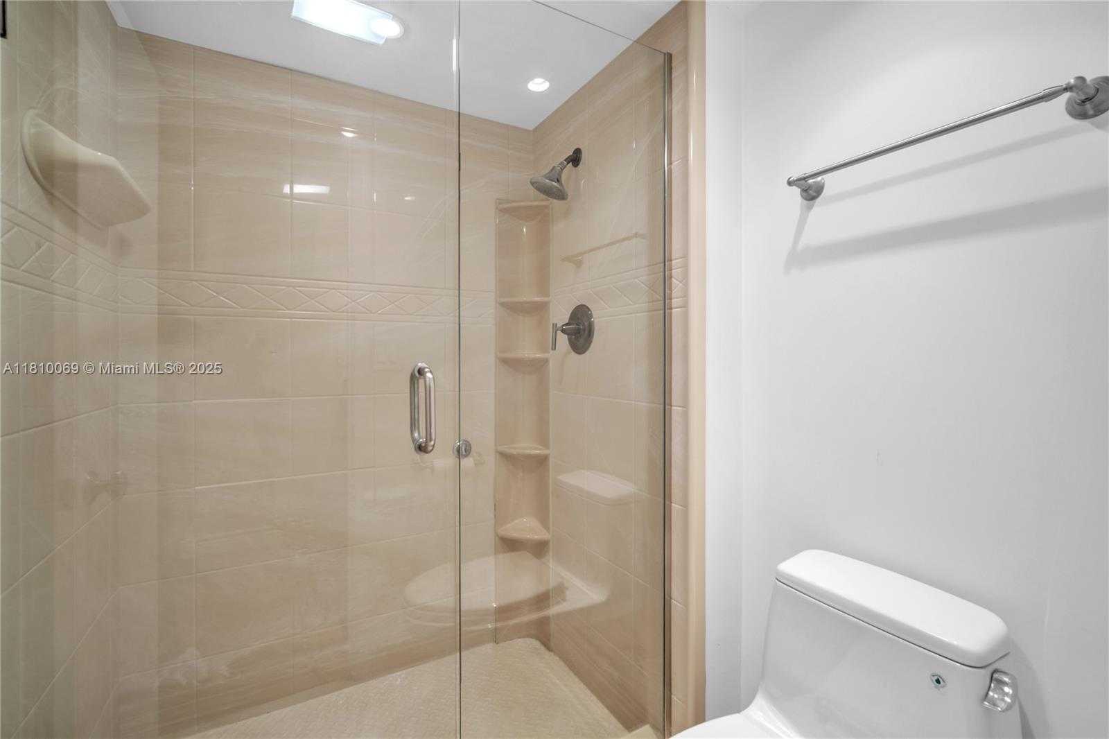 Small Image of 20351 WEST COUNTRY CLUB DR #TH17, Aventura Number 18