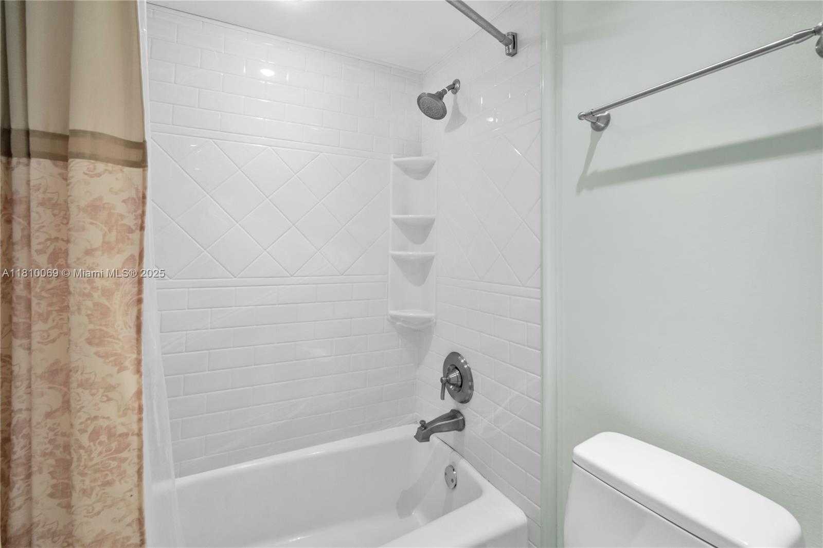Small Image of 20351 WEST COUNTRY CLUB DR #TH17, Aventura Number 23