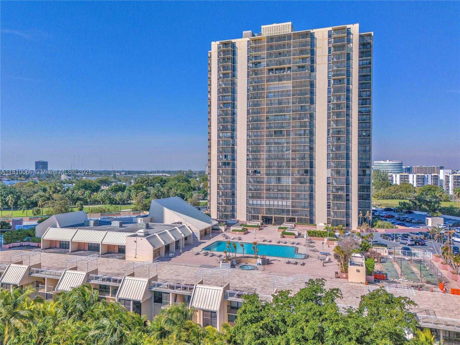 Small Image of 20351 WEST COUNTRY CLUB DR #TH17, Aventura Number 34