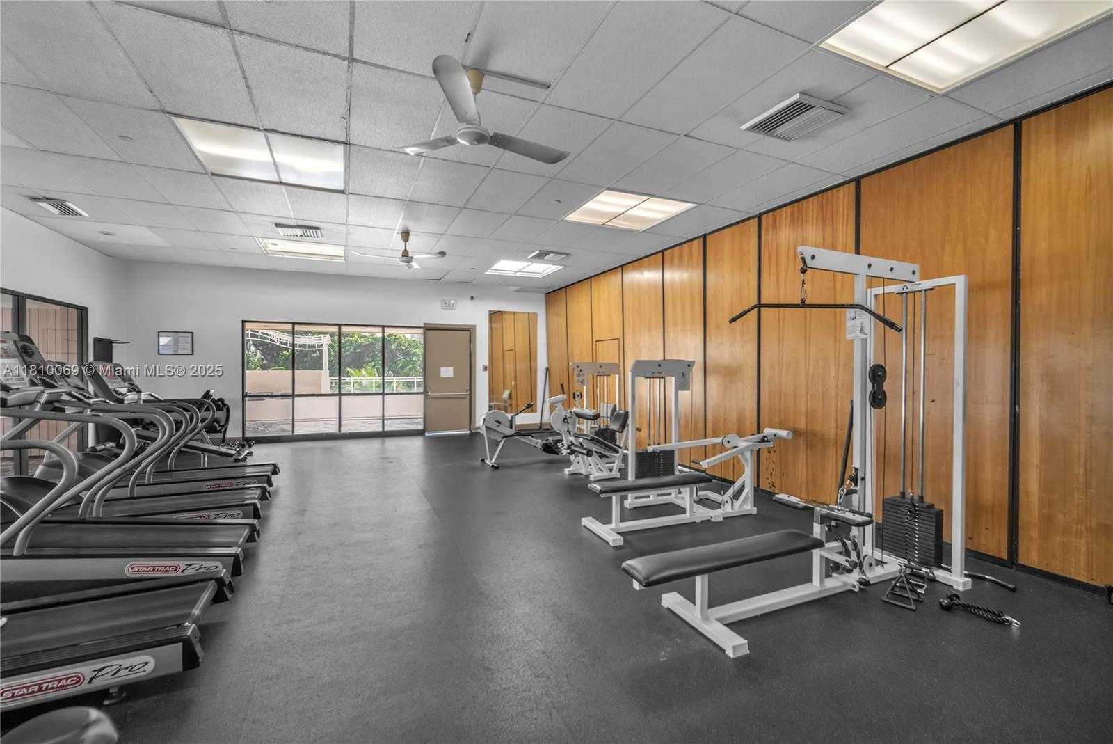 Small Image of 20351 WEST COUNTRY CLUB DR #TH17, Aventura Number 38