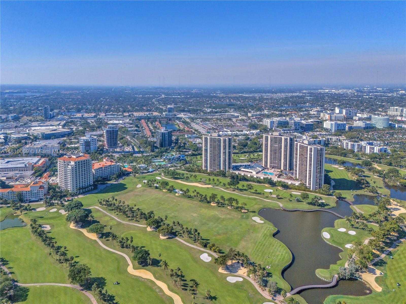 Small Image of 20351 WEST COUNTRY CLUB DR #TH17, Aventura Number 4