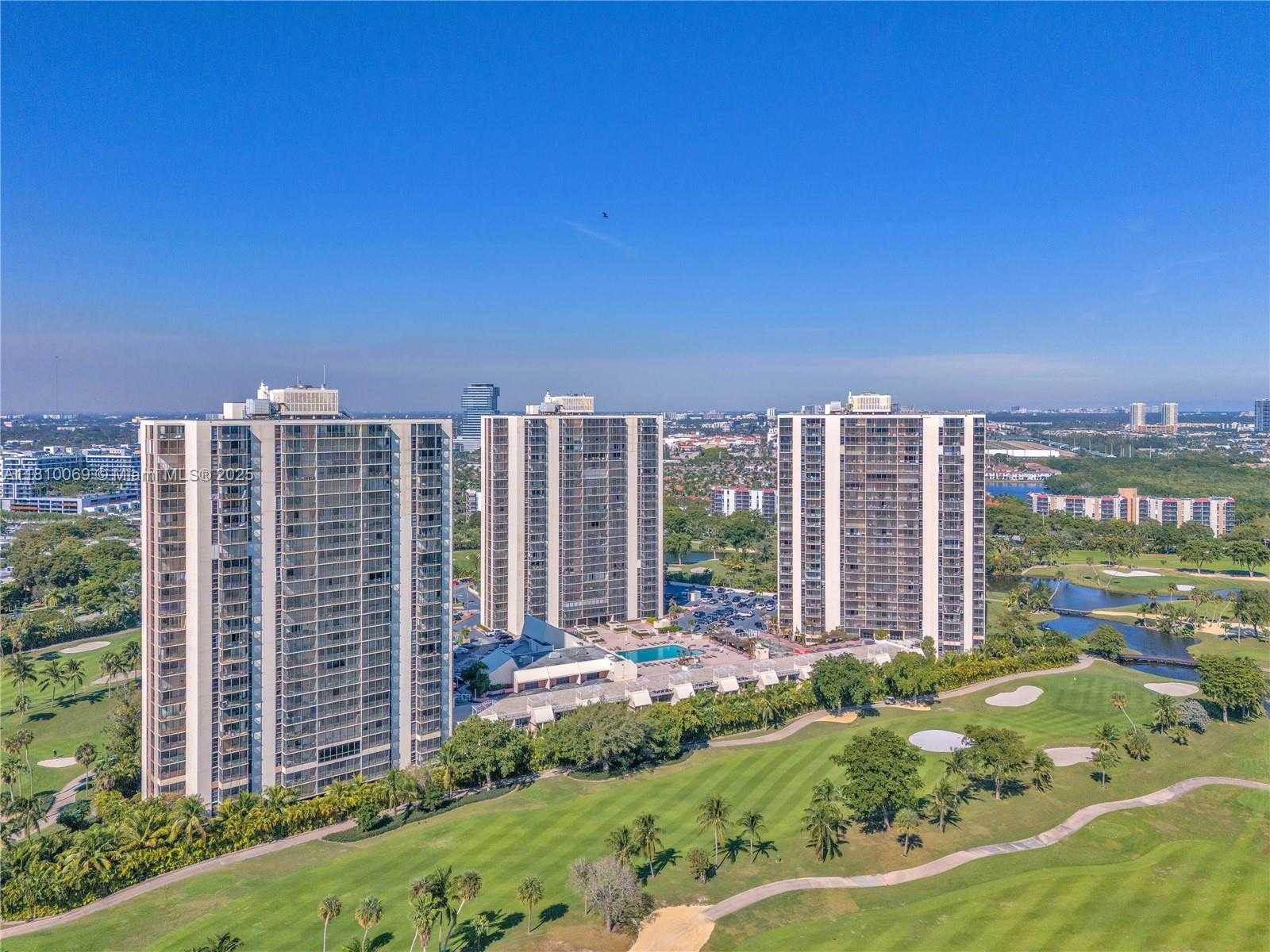 Small Image of 20351 WEST COUNTRY CLUB DR #TH17, Aventura Number 54