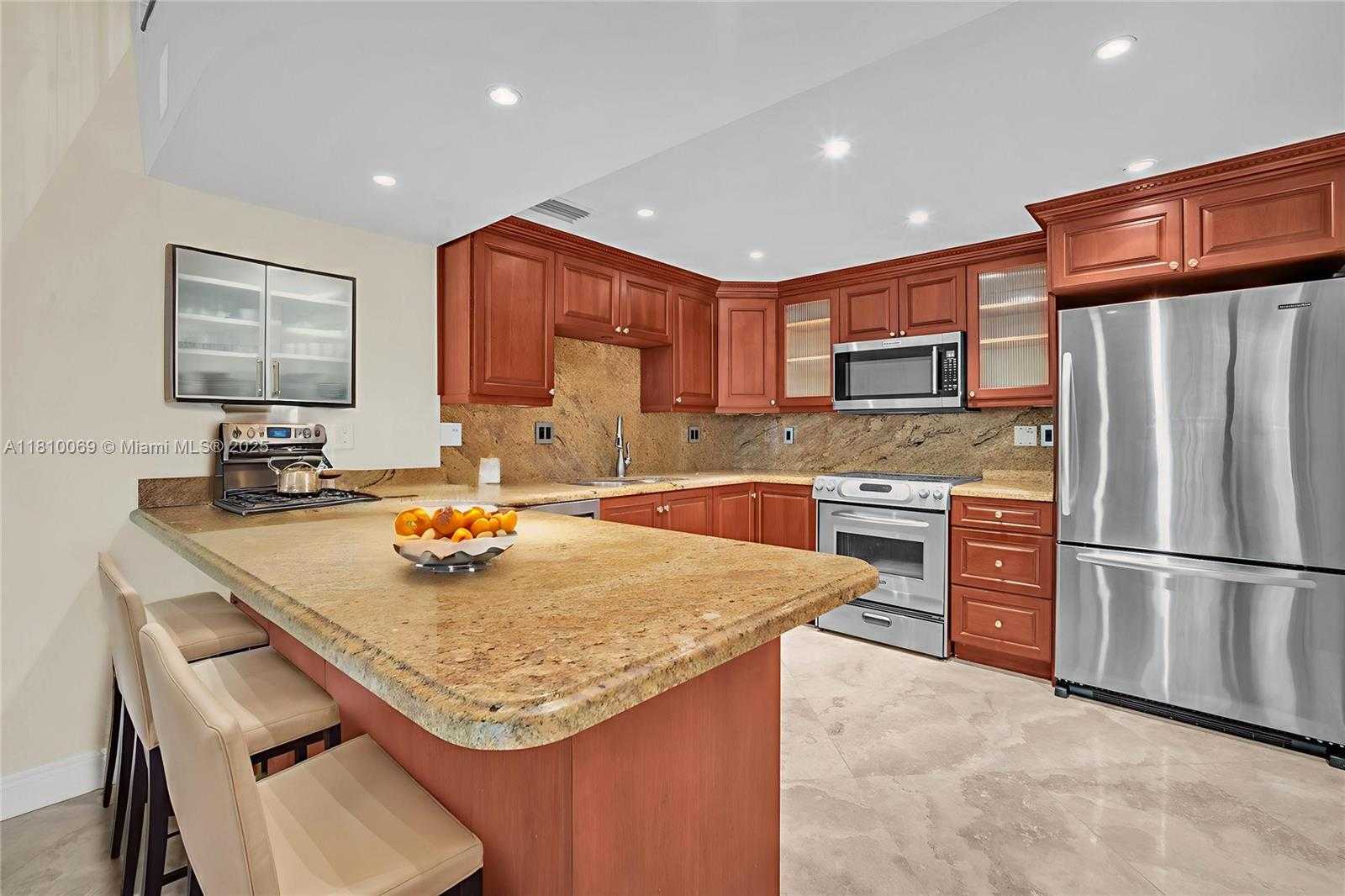 Small Image of 20351 WEST COUNTRY CLUB DR #TH17, Aventura Number 9