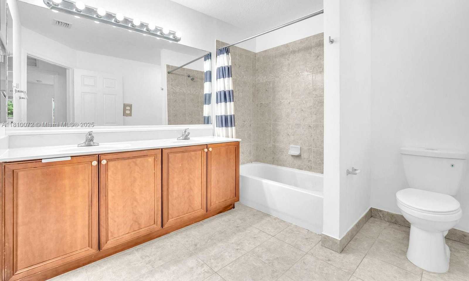 Small Image of 9741 DARLINGTON PL, Cooper City Number 26