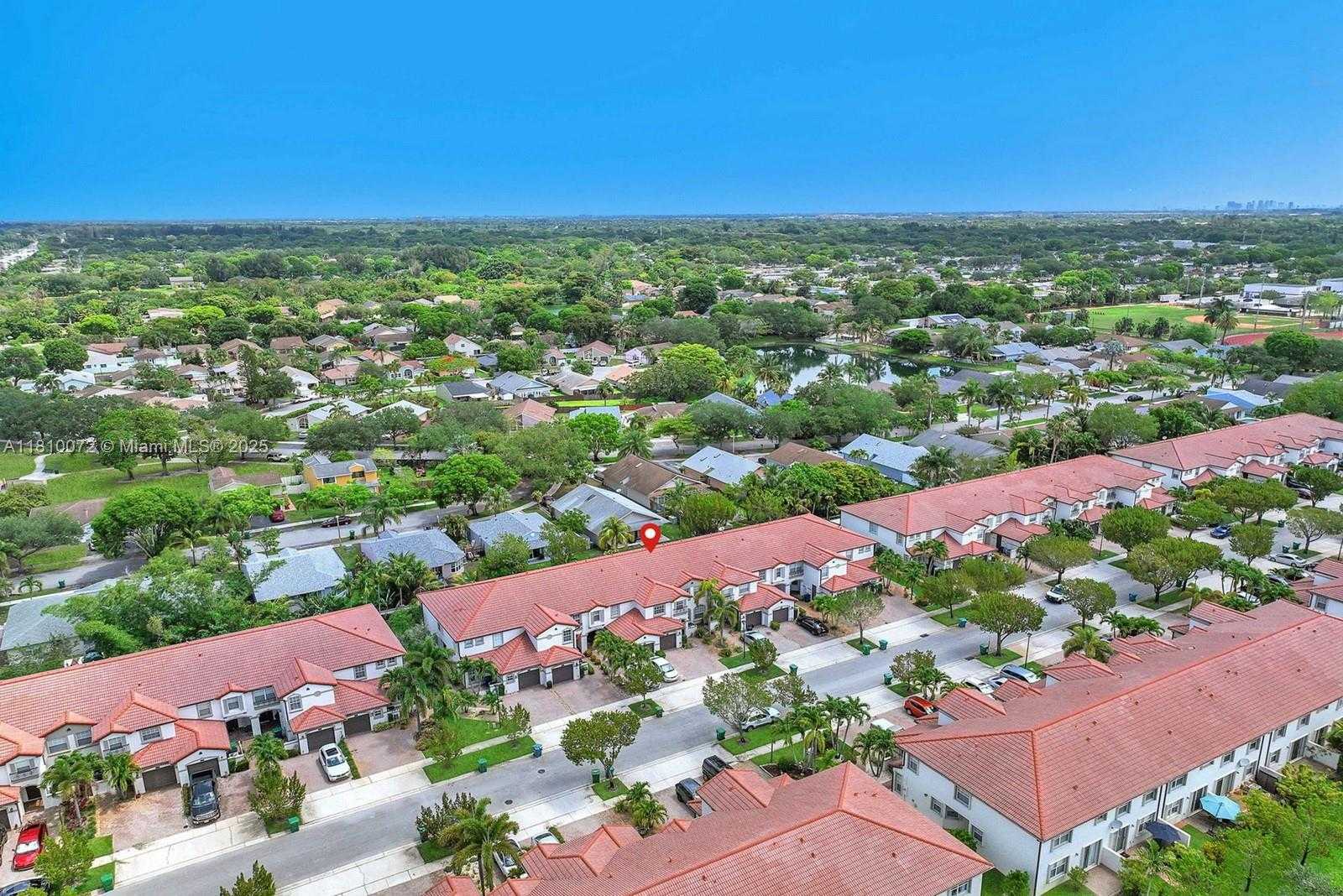 Small Image of 9741 DARLINGTON PL, Cooper City Number 33