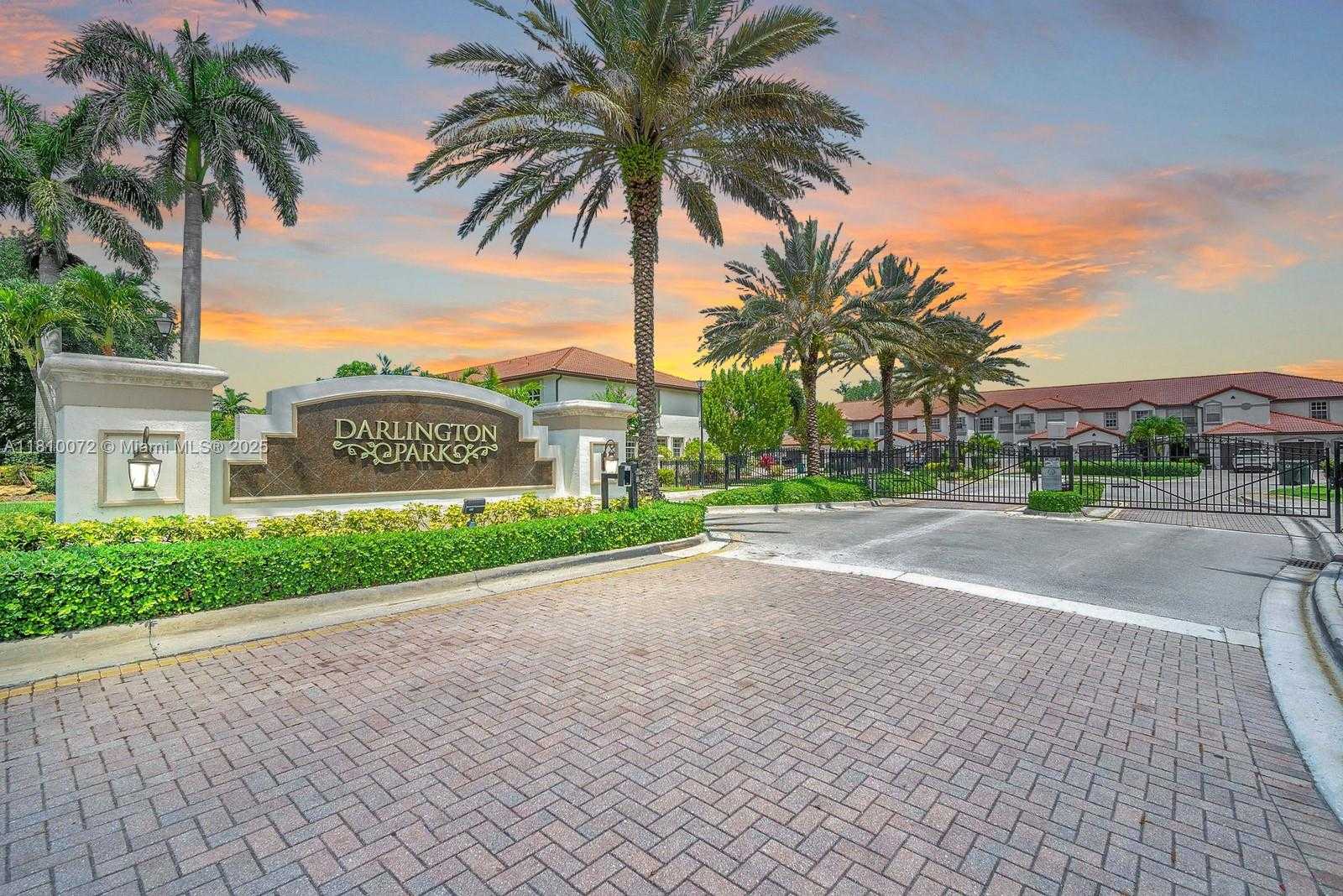 Small Image of 9741 DARLINGTON PL, Cooper City Number 35