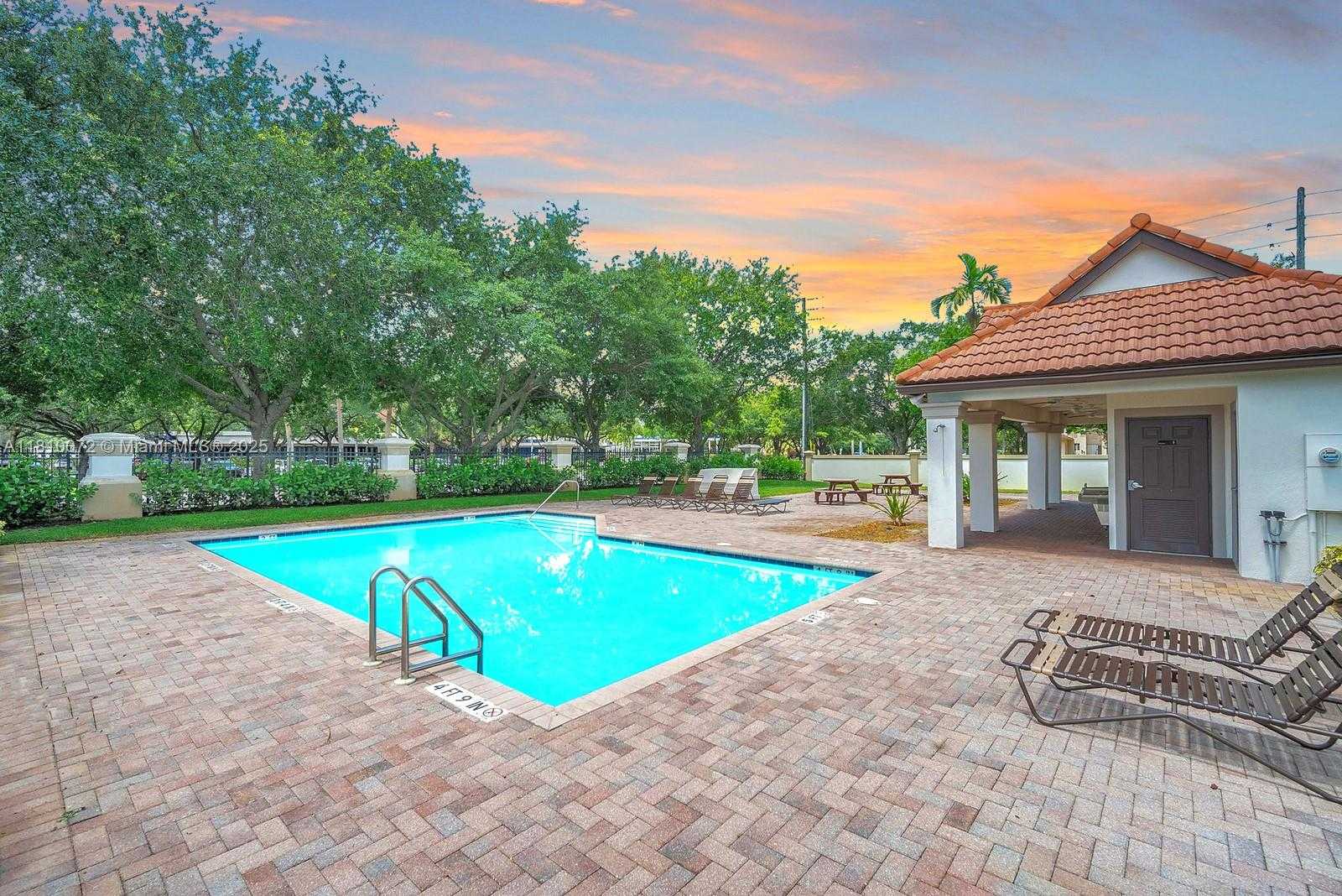 Small Image of 9741 DARLINGTON PL, Cooper City Number 36