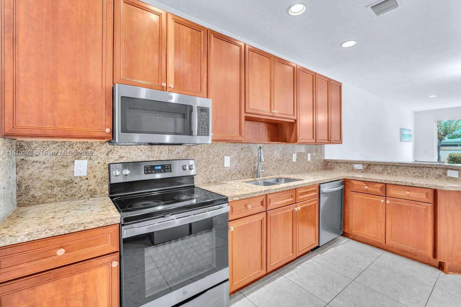 Small Image of 9741 DARLINGTON PL, Cooper City Number 7