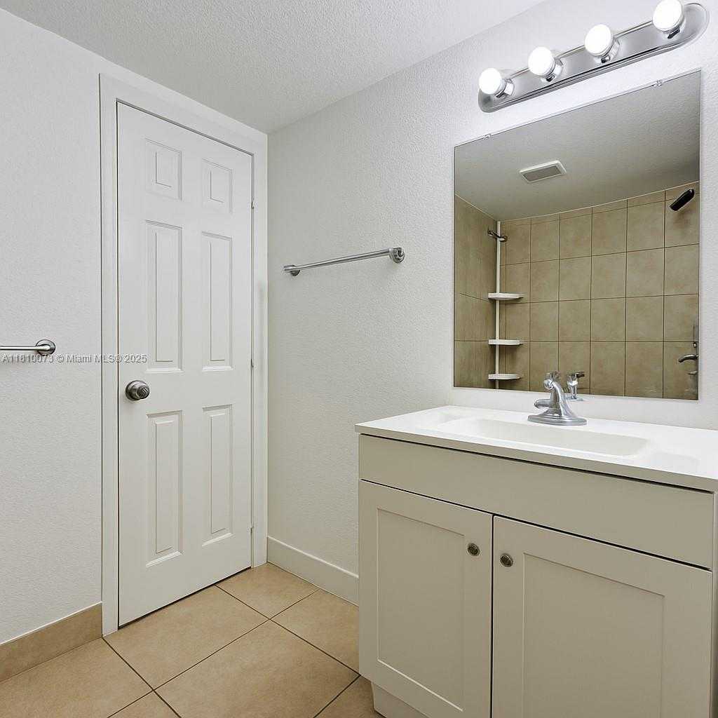 Small Image of 4660 NORTH WEST 79TH AVE #1C, Doral Number 15