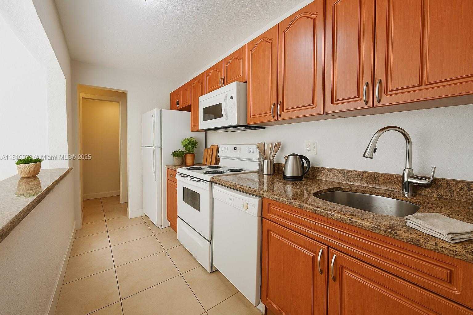 Small Image of 4660 NORTH WEST 79TH AVE #1C, Doral Number 7