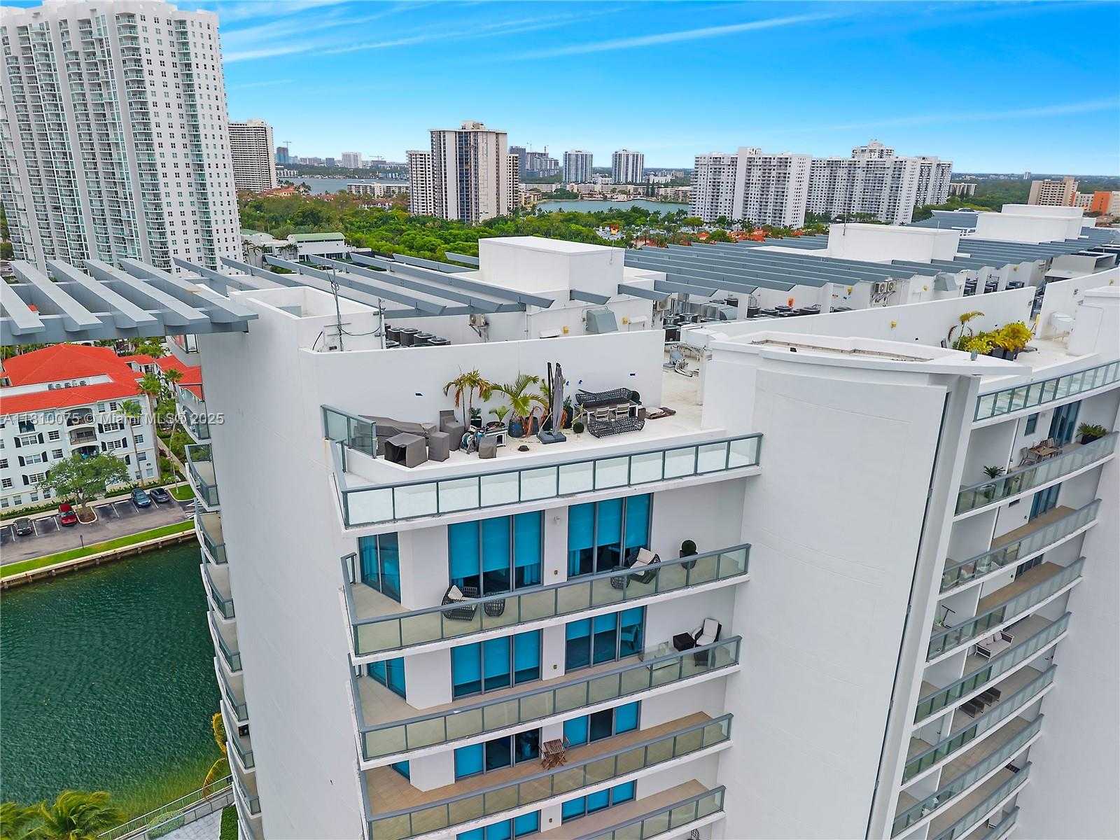 Small Image of 3250 NORTH EAST 188TH ST #UPH08, Aventura Number 32