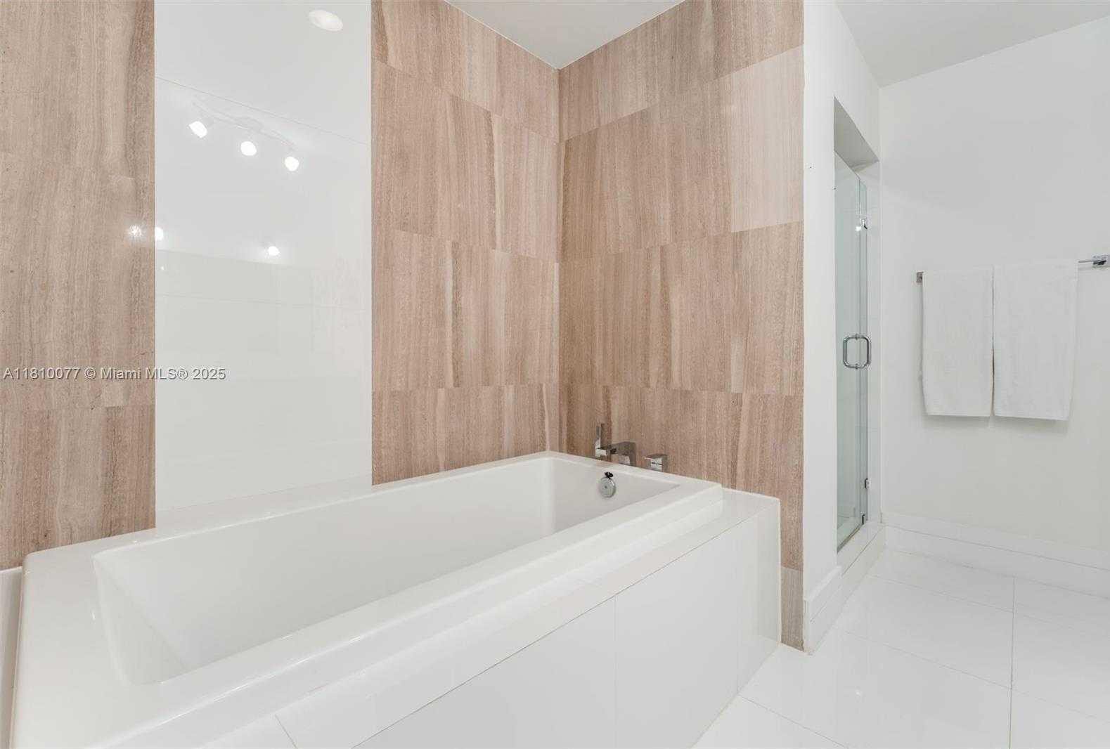 Small Image of 3301 NORTH EAST 1ST AVE #PH7, Miami Number 25