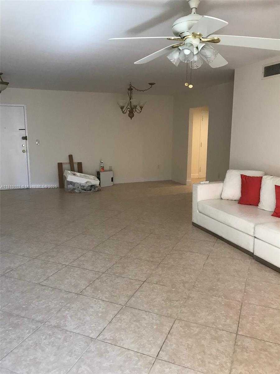 Small Image of 200 178TH DR #505, Sunny Isles Beach Number 11