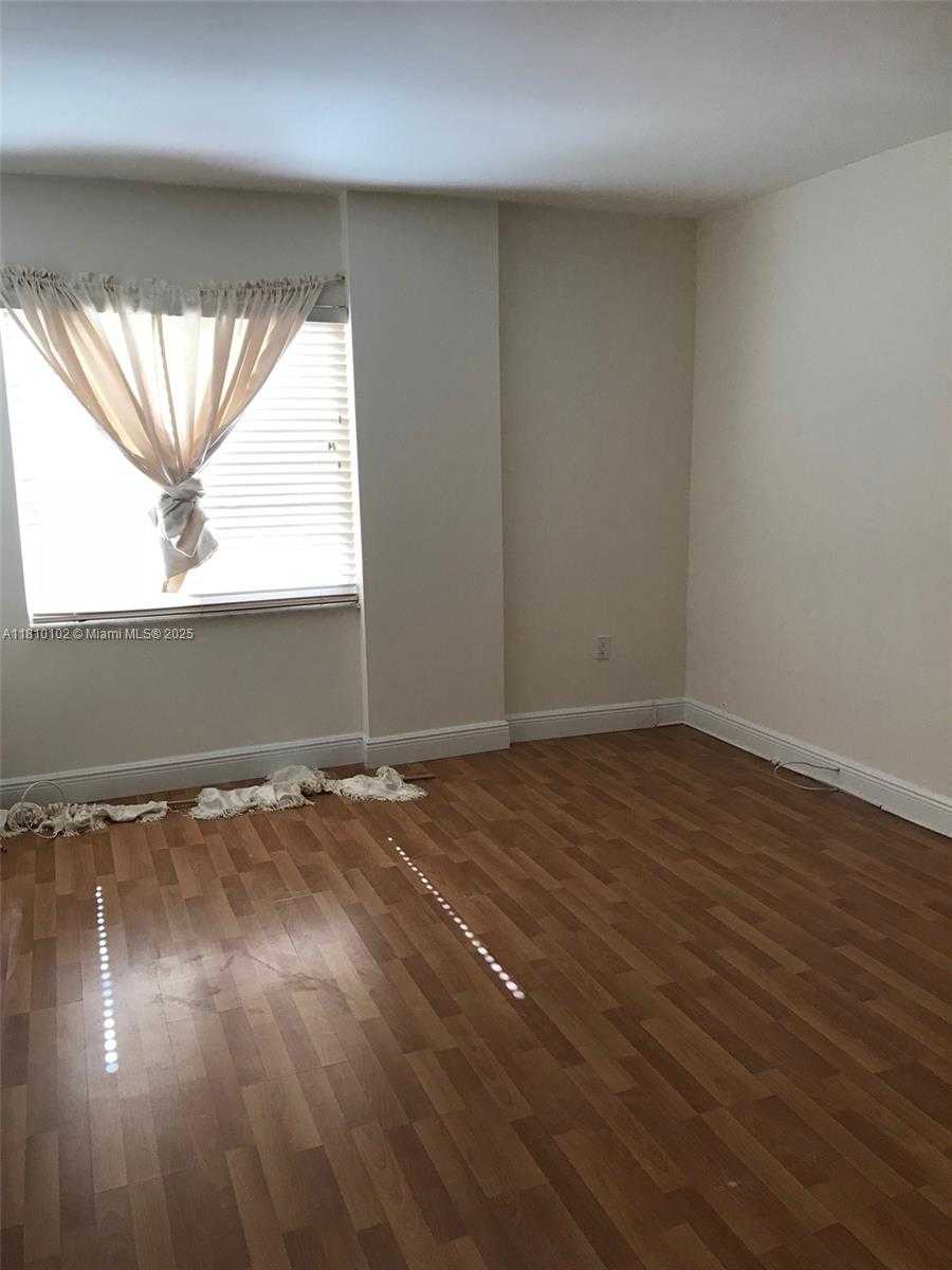 Small Image of 200 178TH DR #505, Sunny Isles Beach Number 6