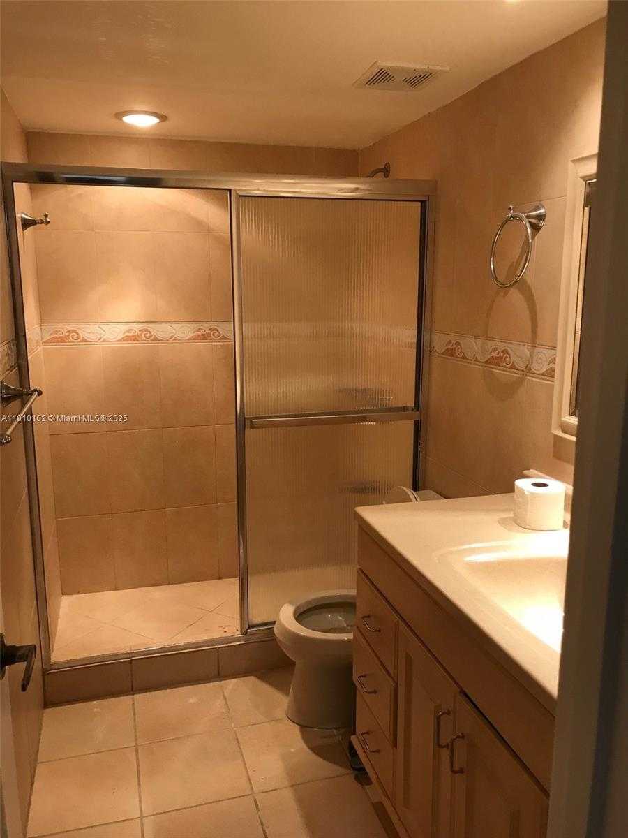 Small Image of 200 178TH DR #505, Sunny Isles Beach Number 8