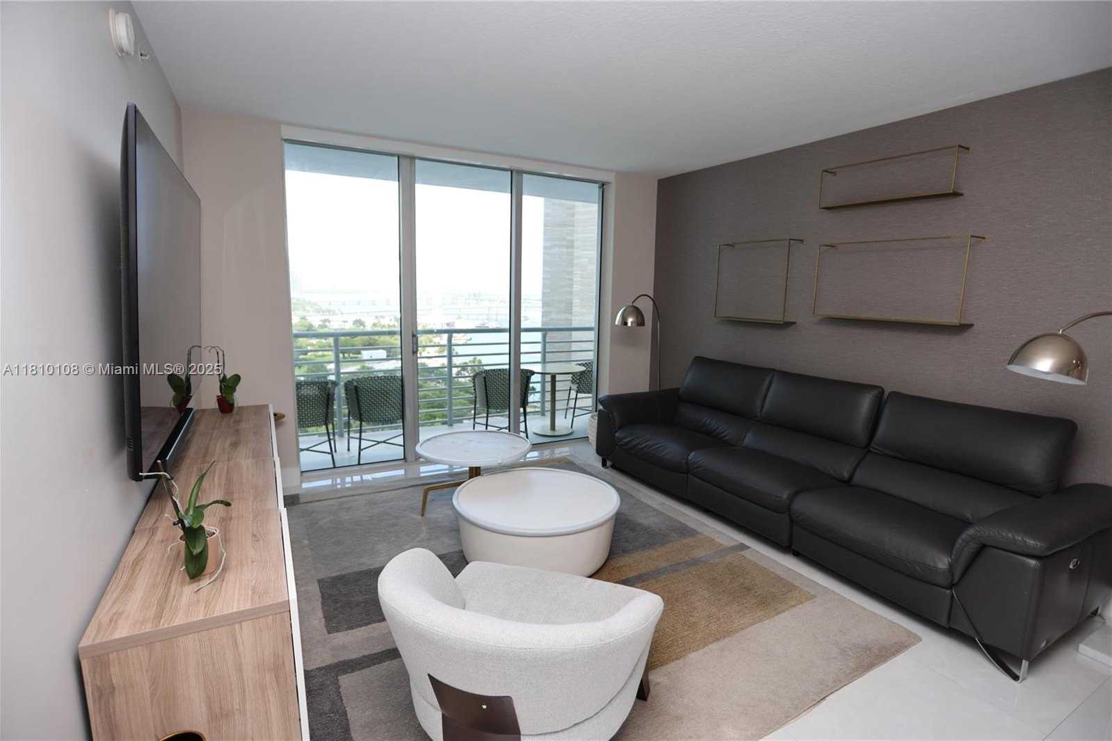 Small Image of 325 SOUTH BISCAYNE BLVD #1822, Miami Number 11