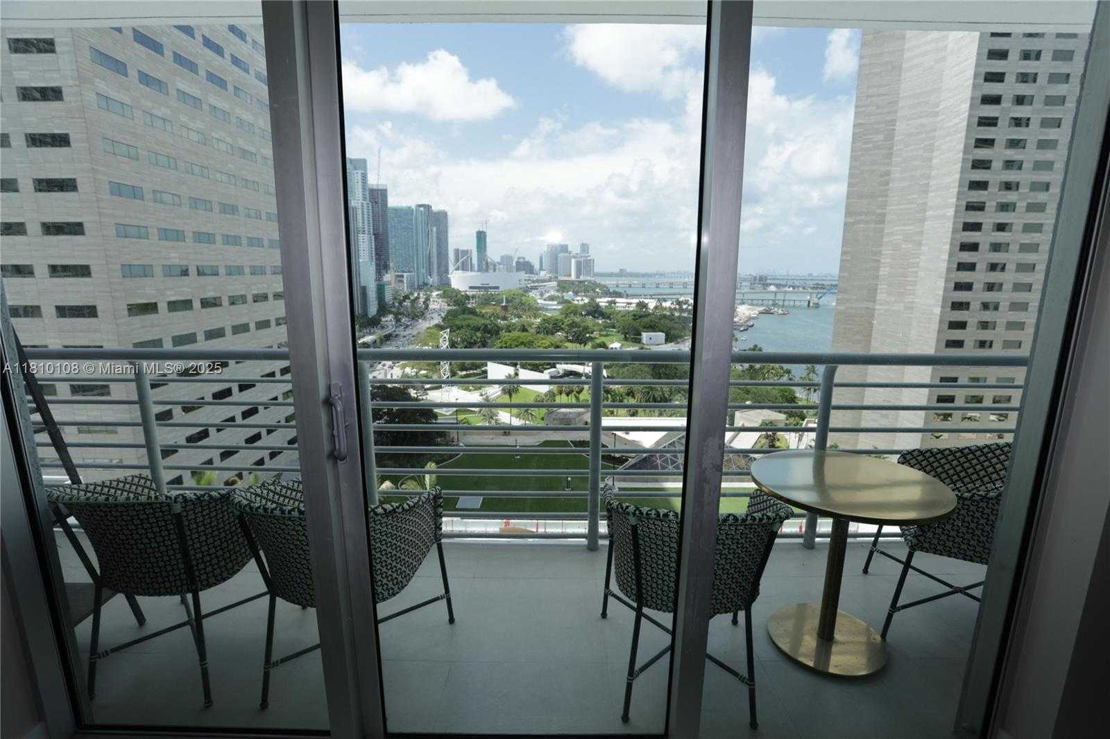 Small Image of 325 SOUTH BISCAYNE BLVD #1822, Miami Number 12