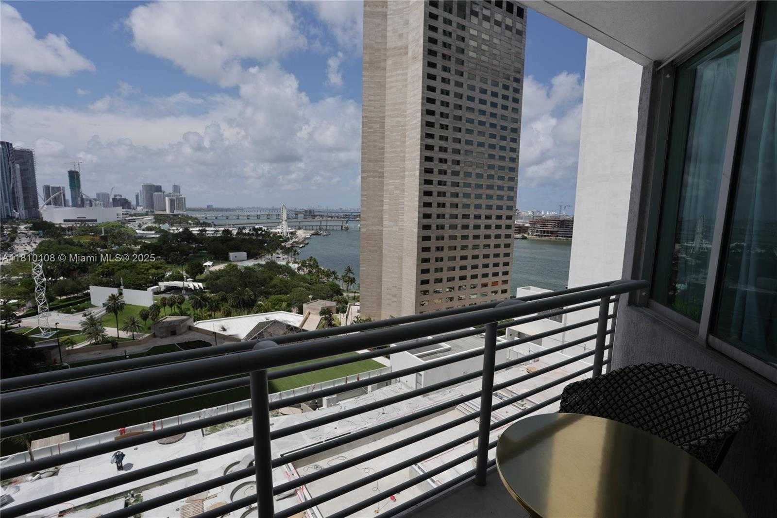 Small Image of 325 SOUTH BISCAYNE BLVD #1822, Miami Number 15