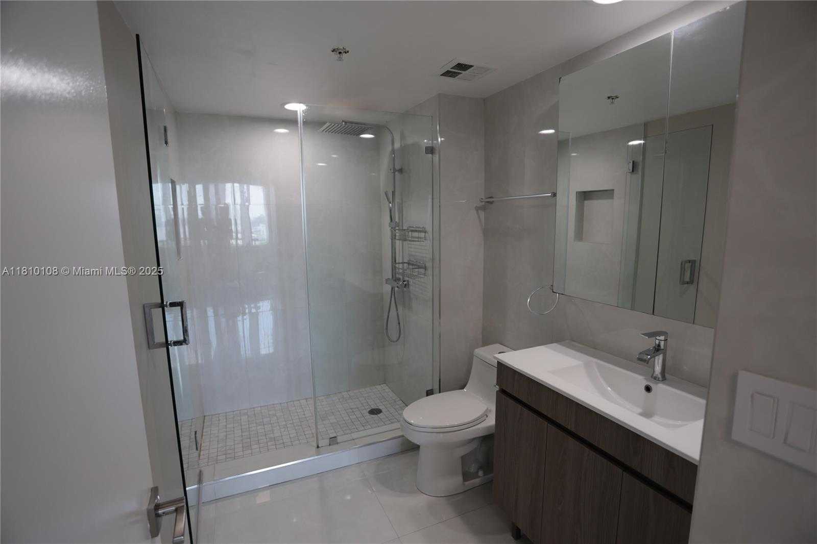 Small Image of 325 SOUTH BISCAYNE BLVD #1822, Miami Number 18