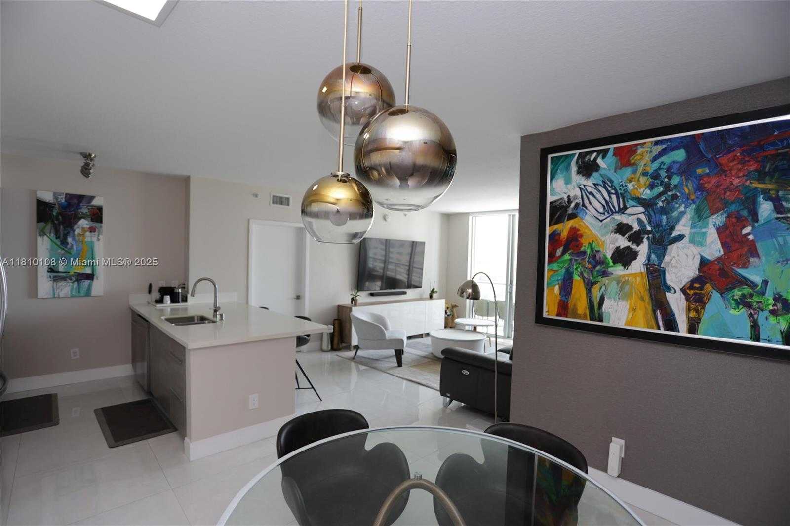 Small Image of 325 SOUTH BISCAYNE BLVD #1822, Miami Number 4