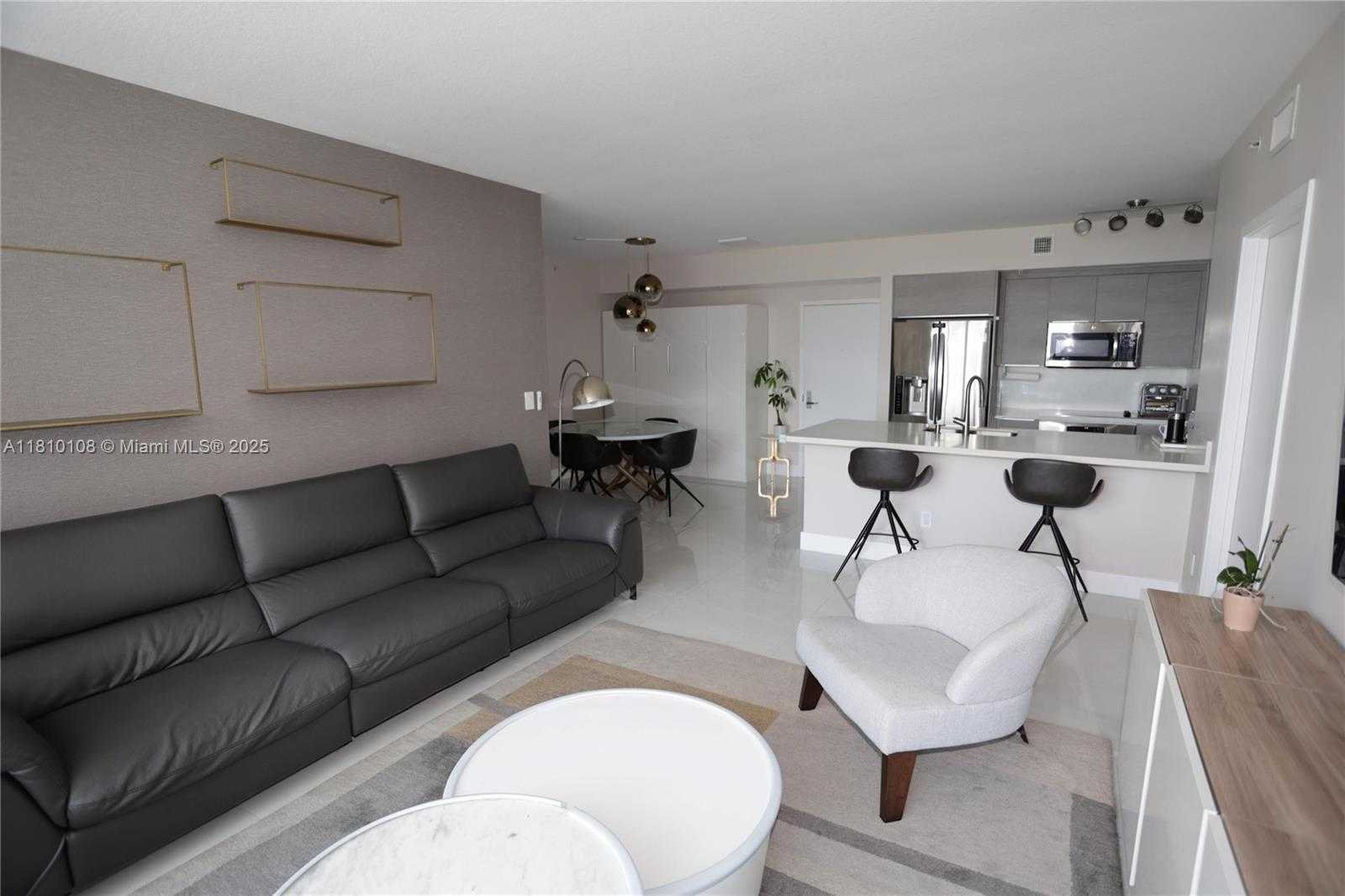 Small Image of 325 SOUTH BISCAYNE BLVD #1822, Miami Number 7
