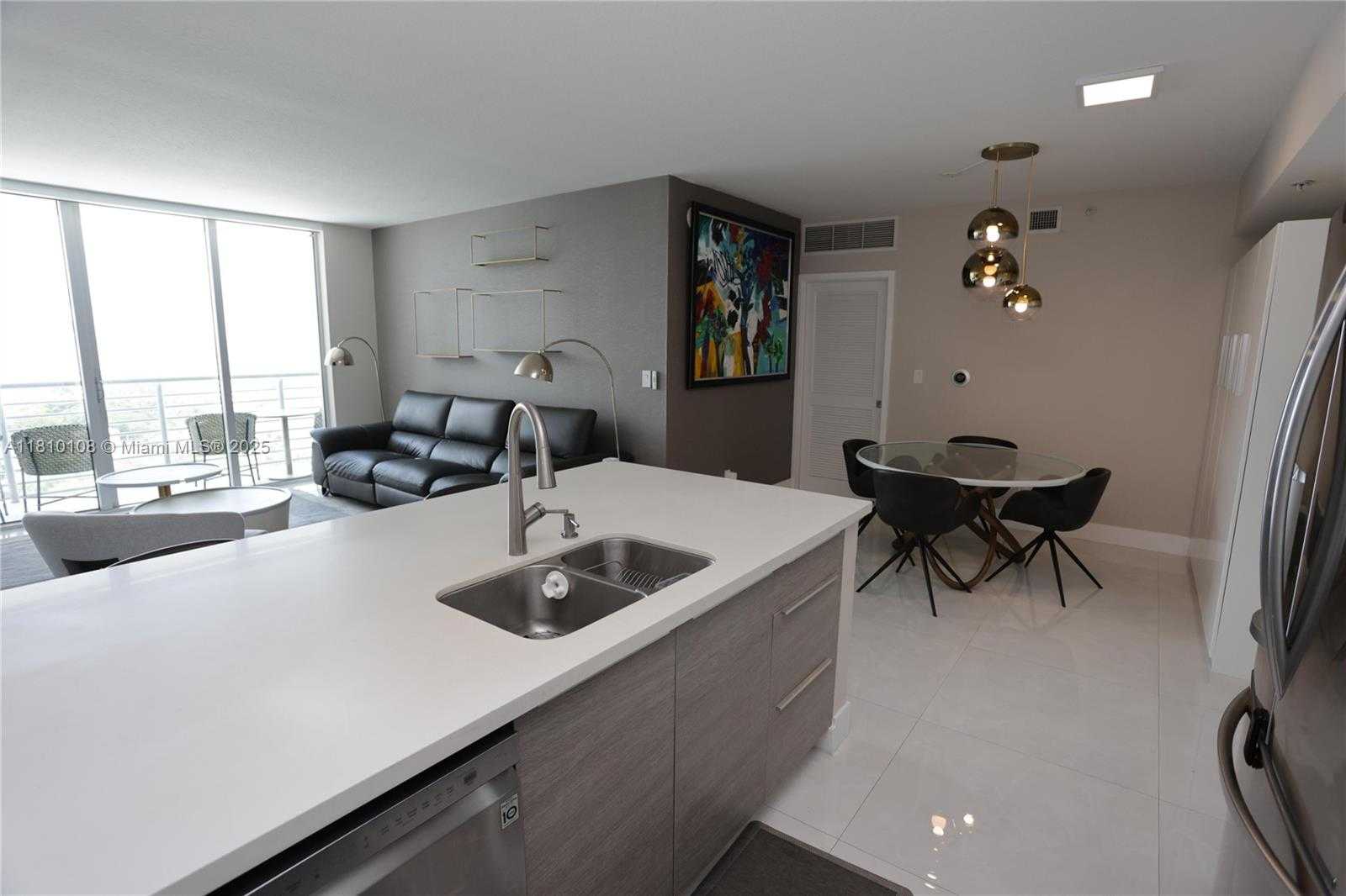 Small Image of 325 SOUTH BISCAYNE BLVD #1822, Miami Number 9
