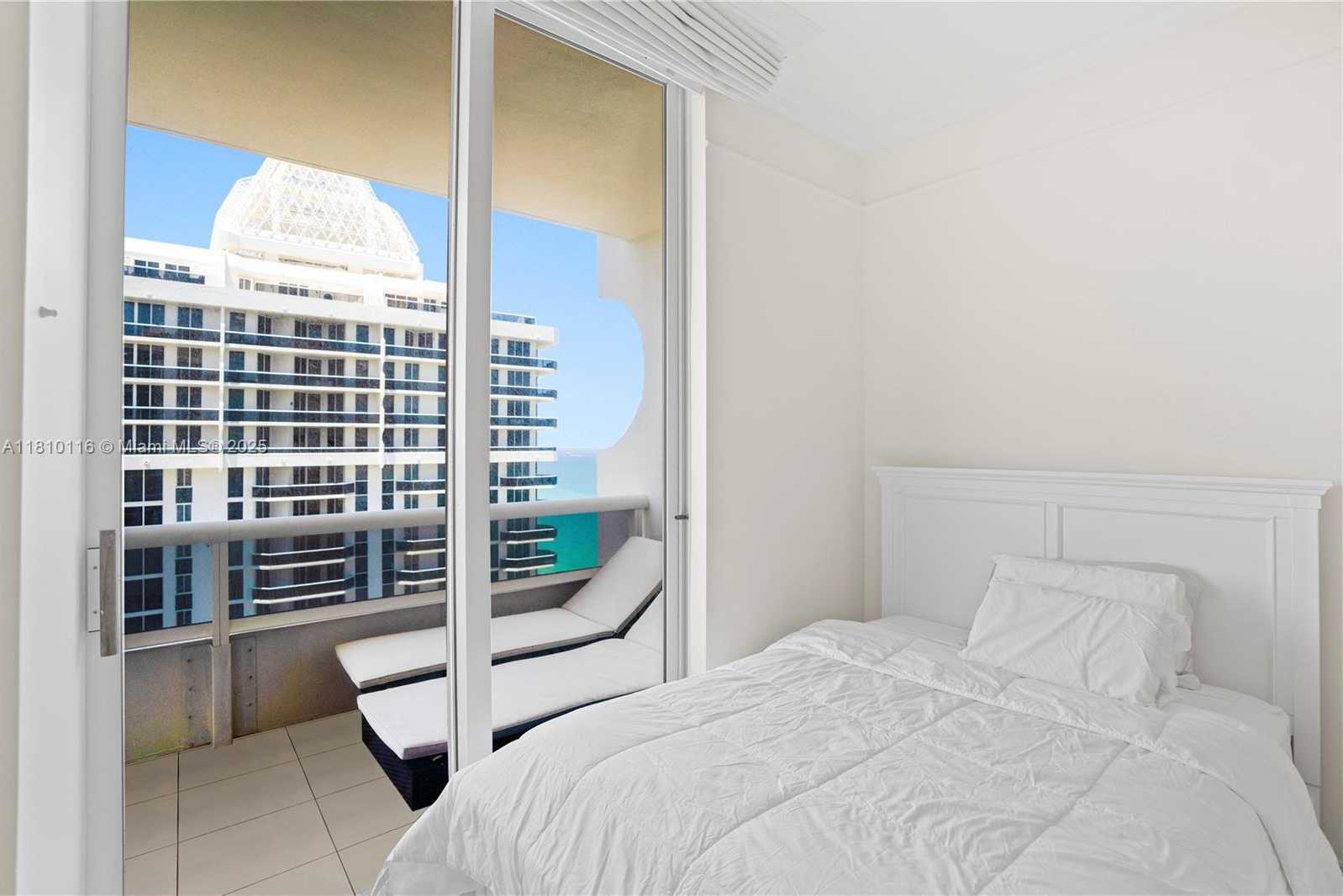 Small Image of 4775 COLLINS AVE #PH4107, Miami Beach Number 35