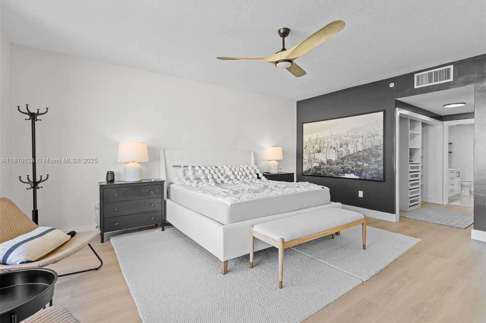 Small Image of 550 OKEECHOBEE BLVD #502, West Palm Beach Number 17